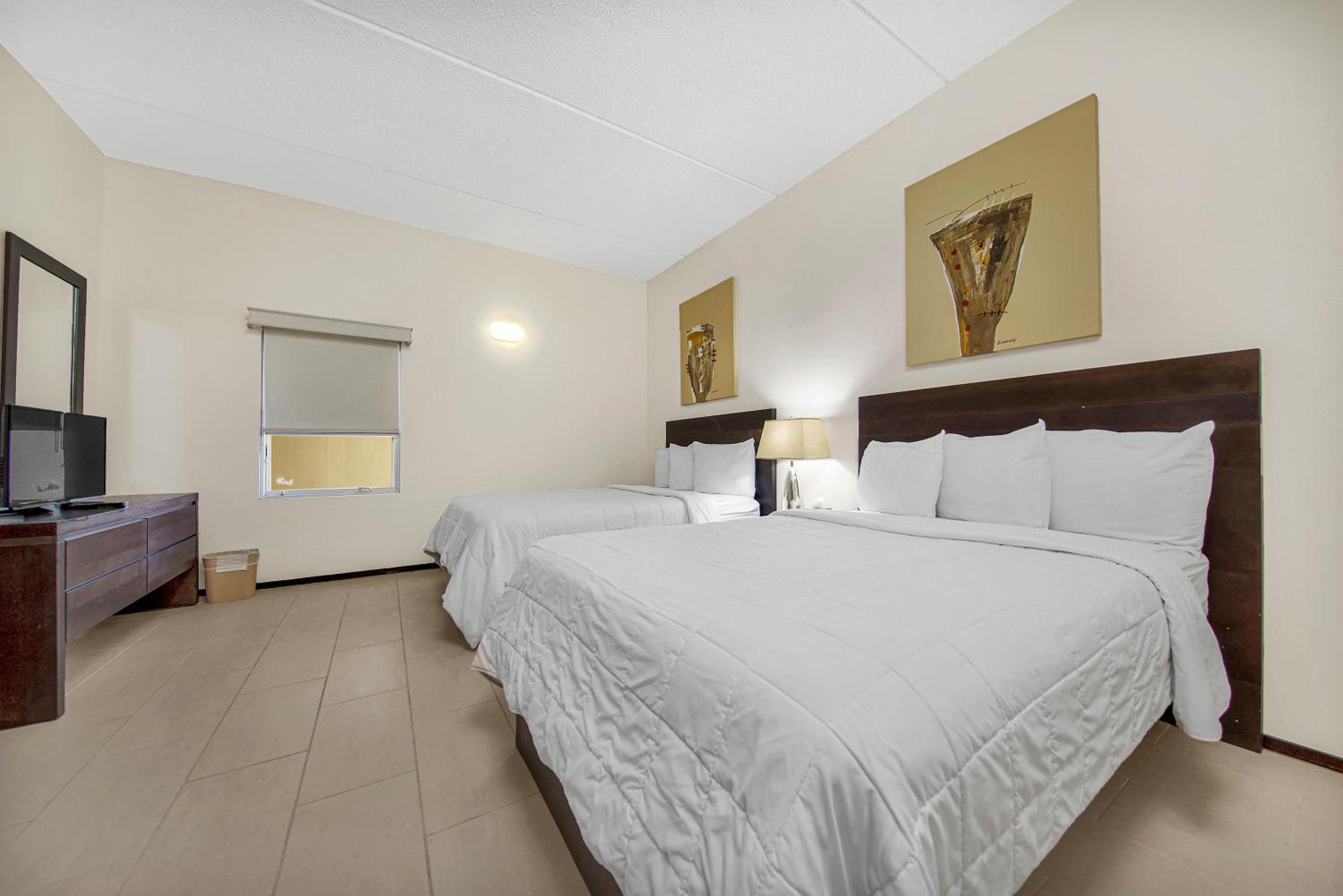Three-Bedroom Apartment - Photo 7