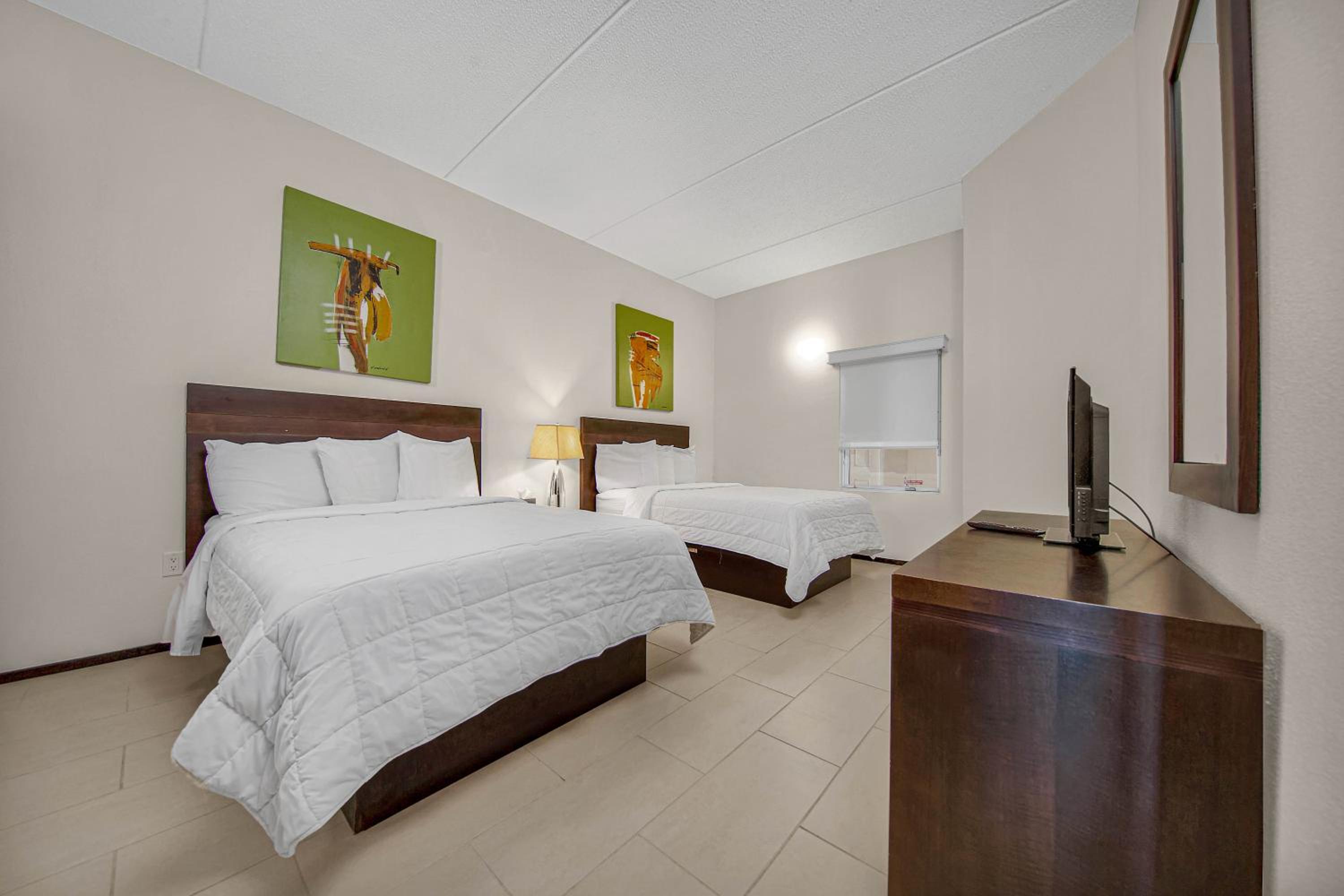 Three-Bedroom Apartment - Photo 13