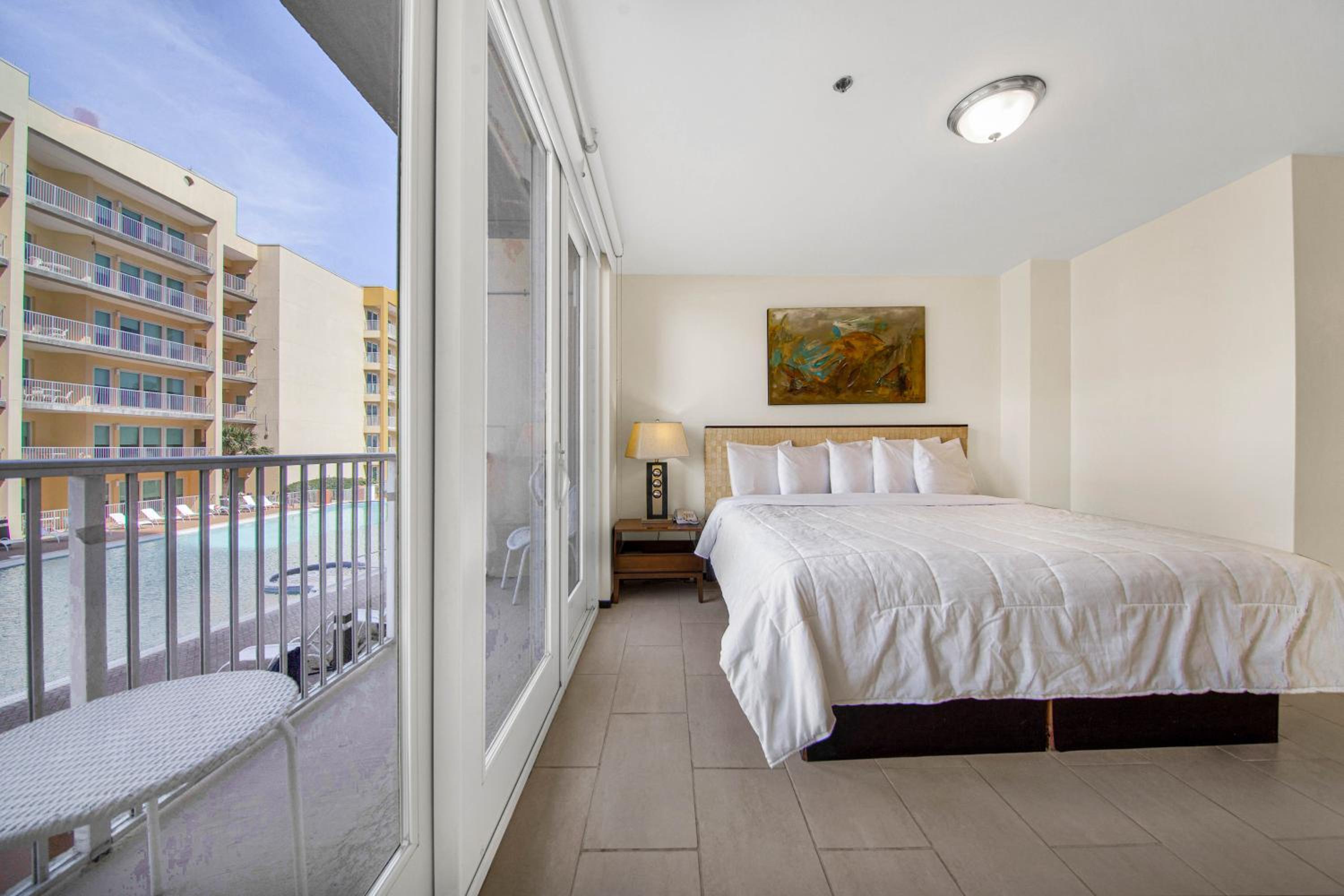 One-Bedroom Apartment - Photo 3