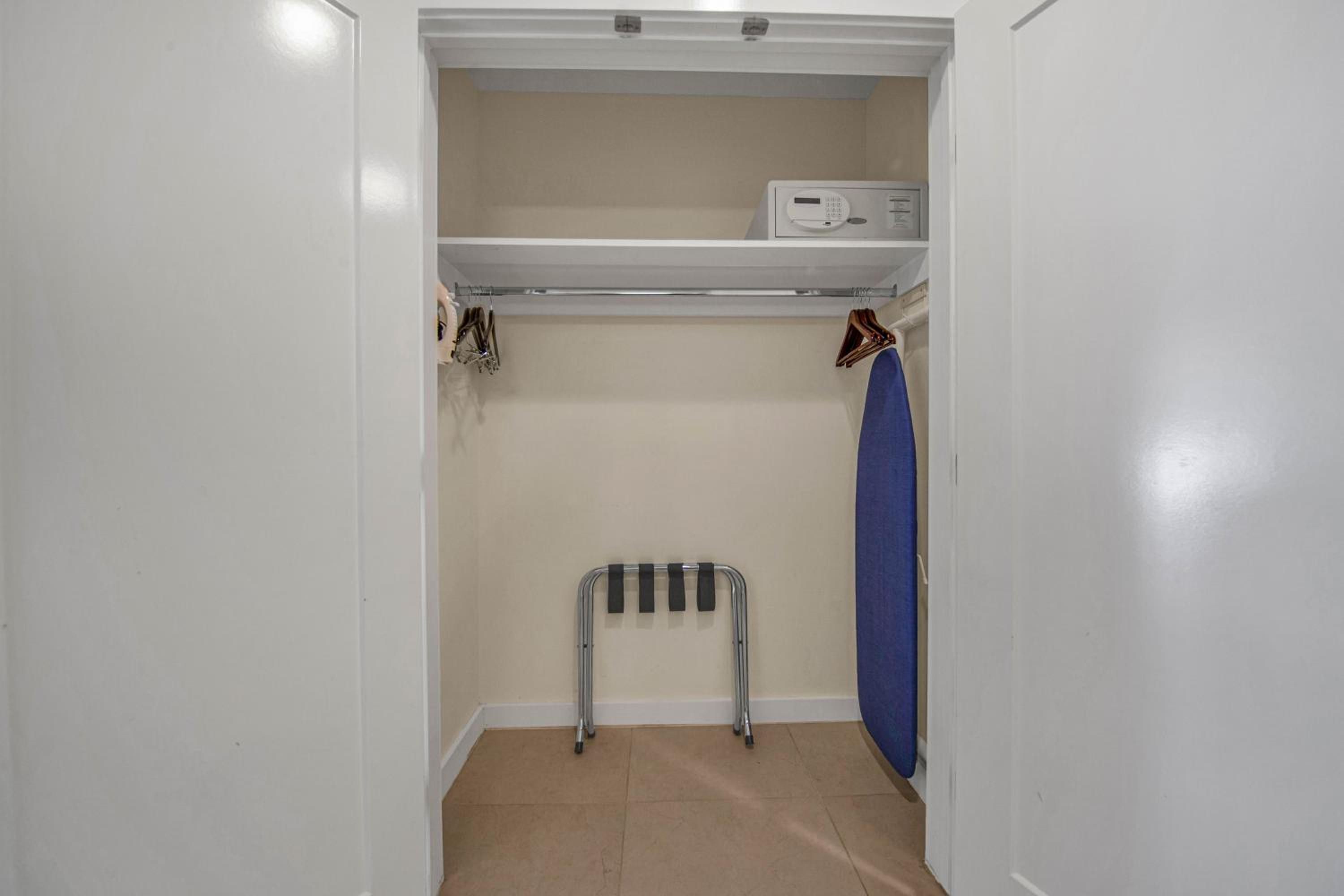 Deluxe Two Double Beds - Photo 5