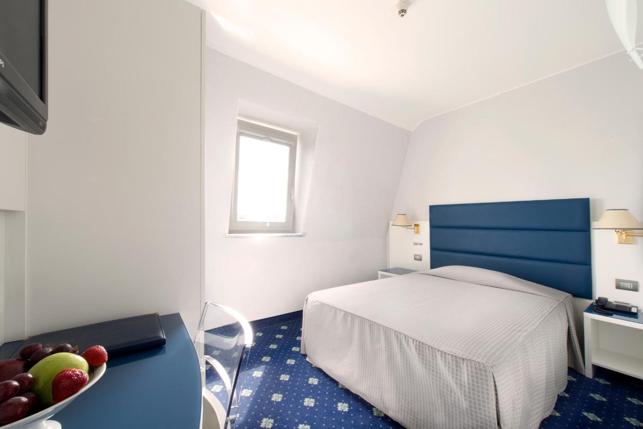 Single Room photo 3