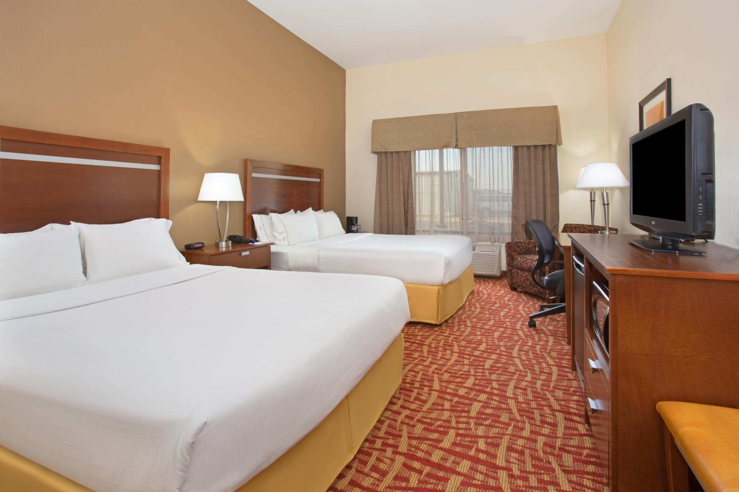 Standard Room with Two Queen Beds