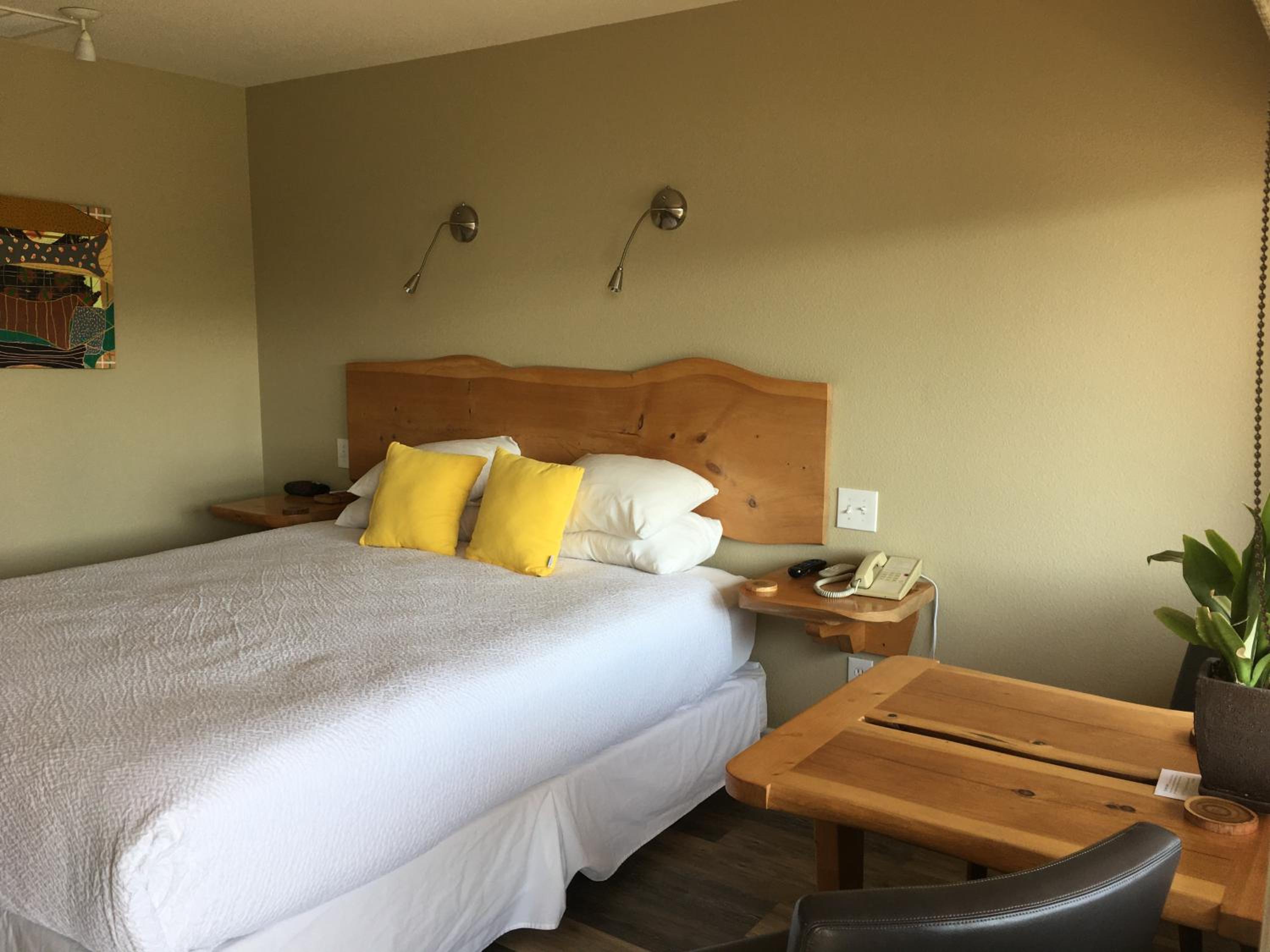 King Room with Partial Sea View