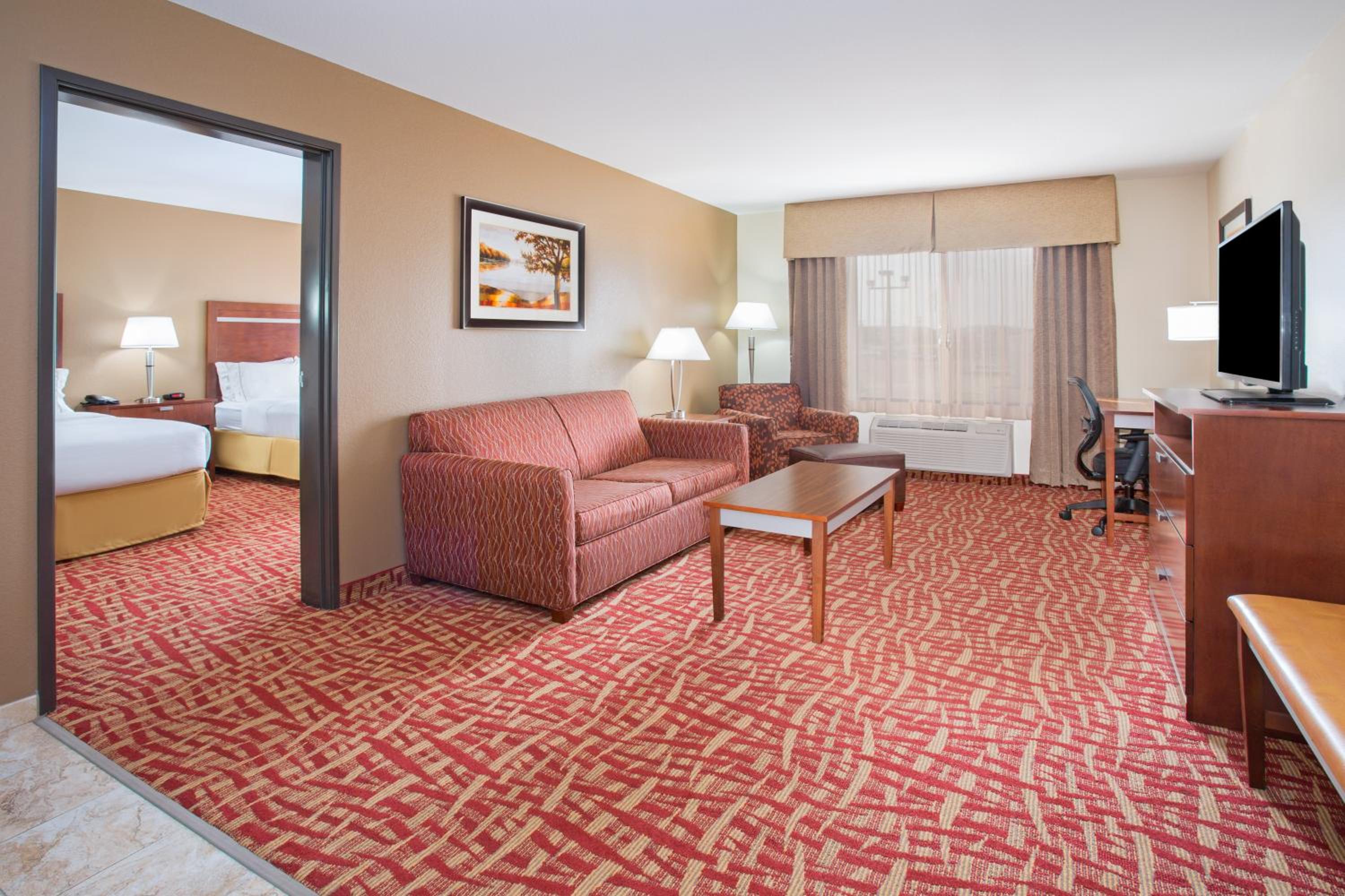 One-Bedroom Suite - Disability Access/Non-Smoking photo 2