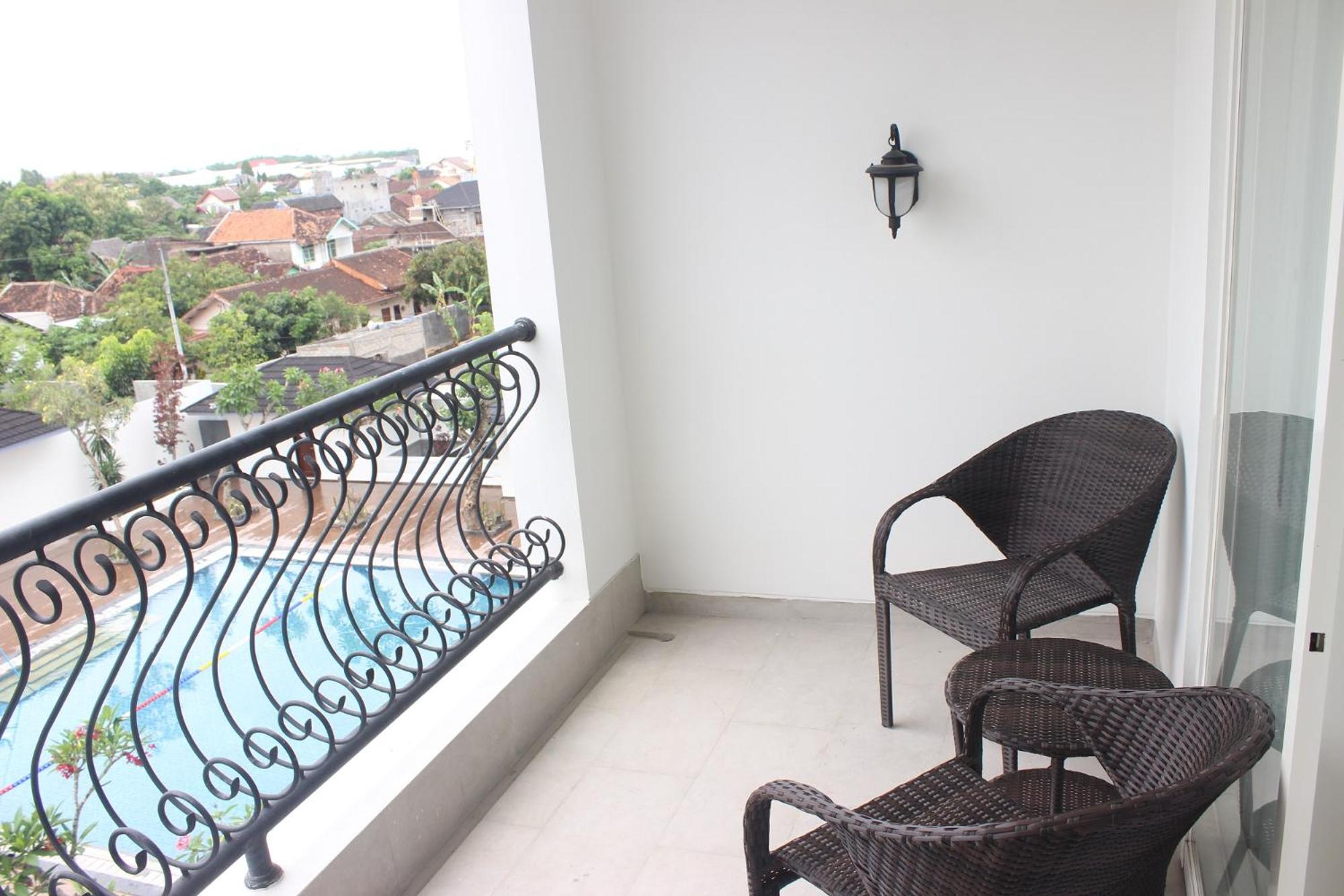 Deluxe Twin with Balcony photo 3