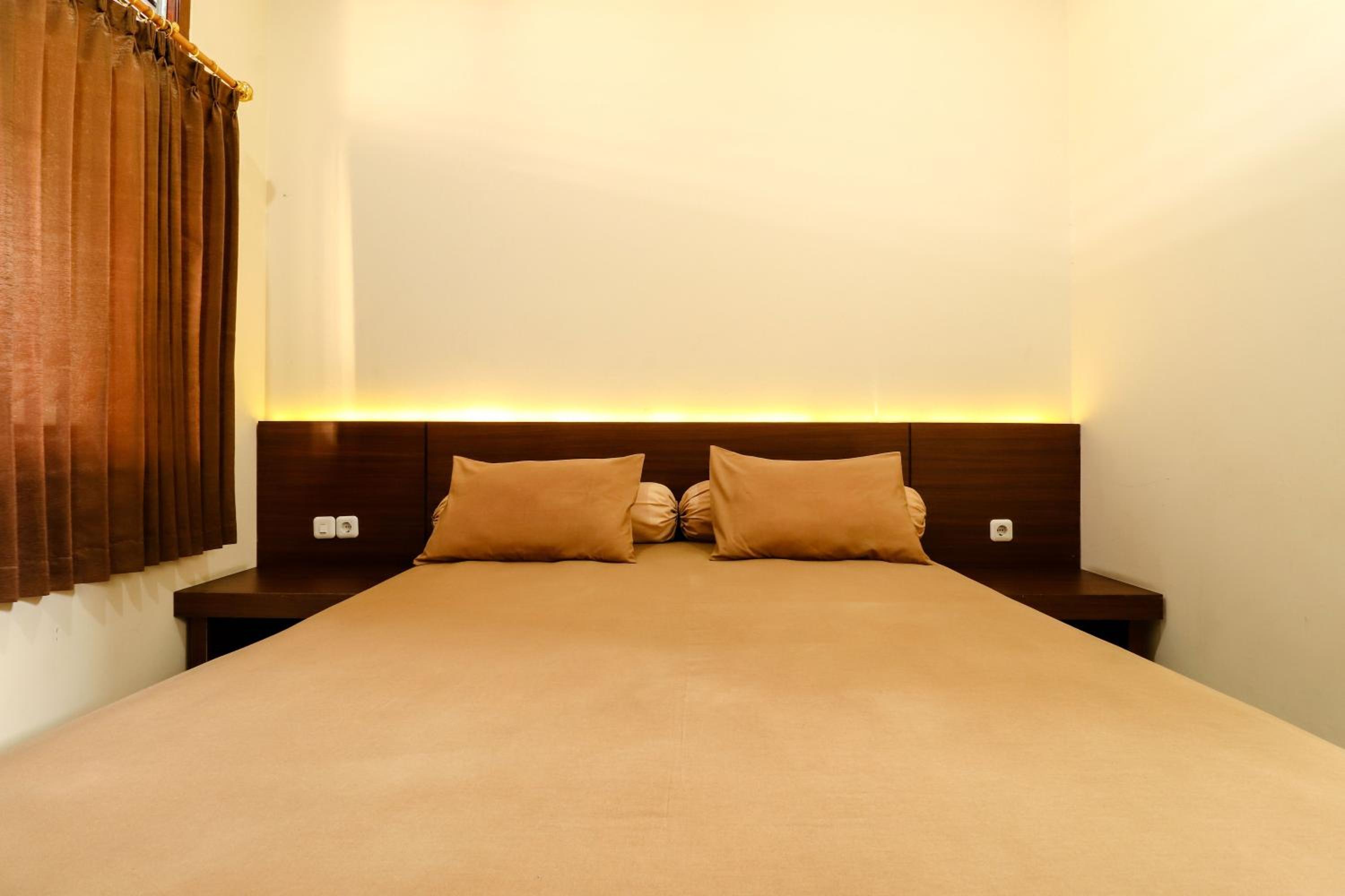 Deluxe Room - Photo 6
