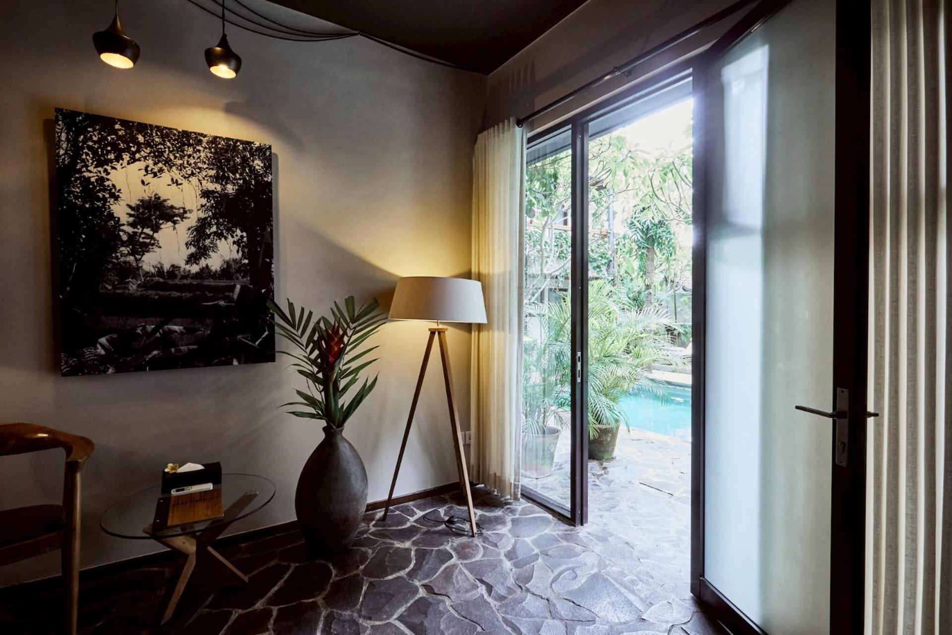 Suite with Pool View - Photo 1