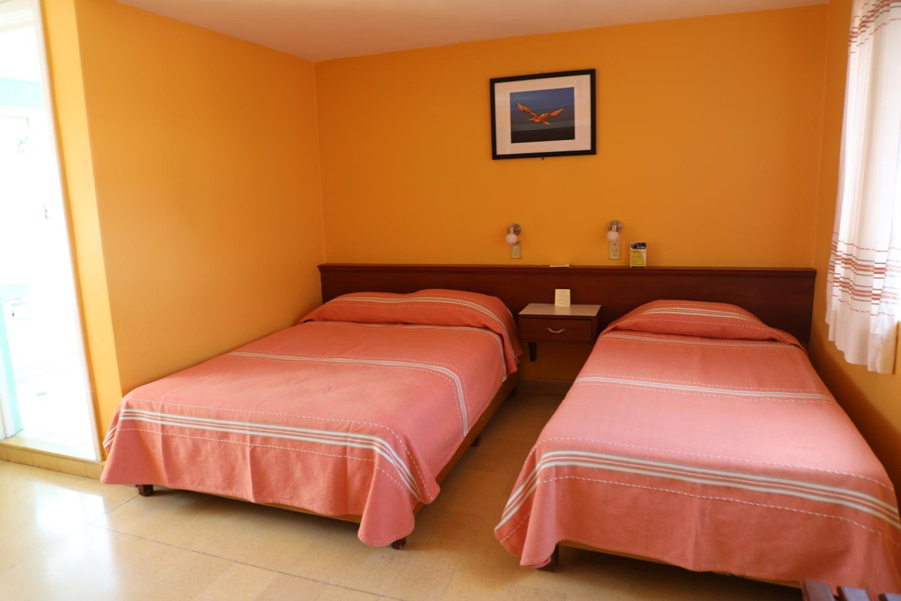 Small Double or Twin Room photo 3