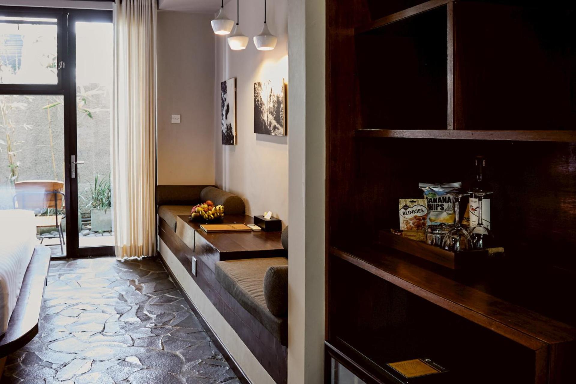 Double Room with Pool View - Photo 1