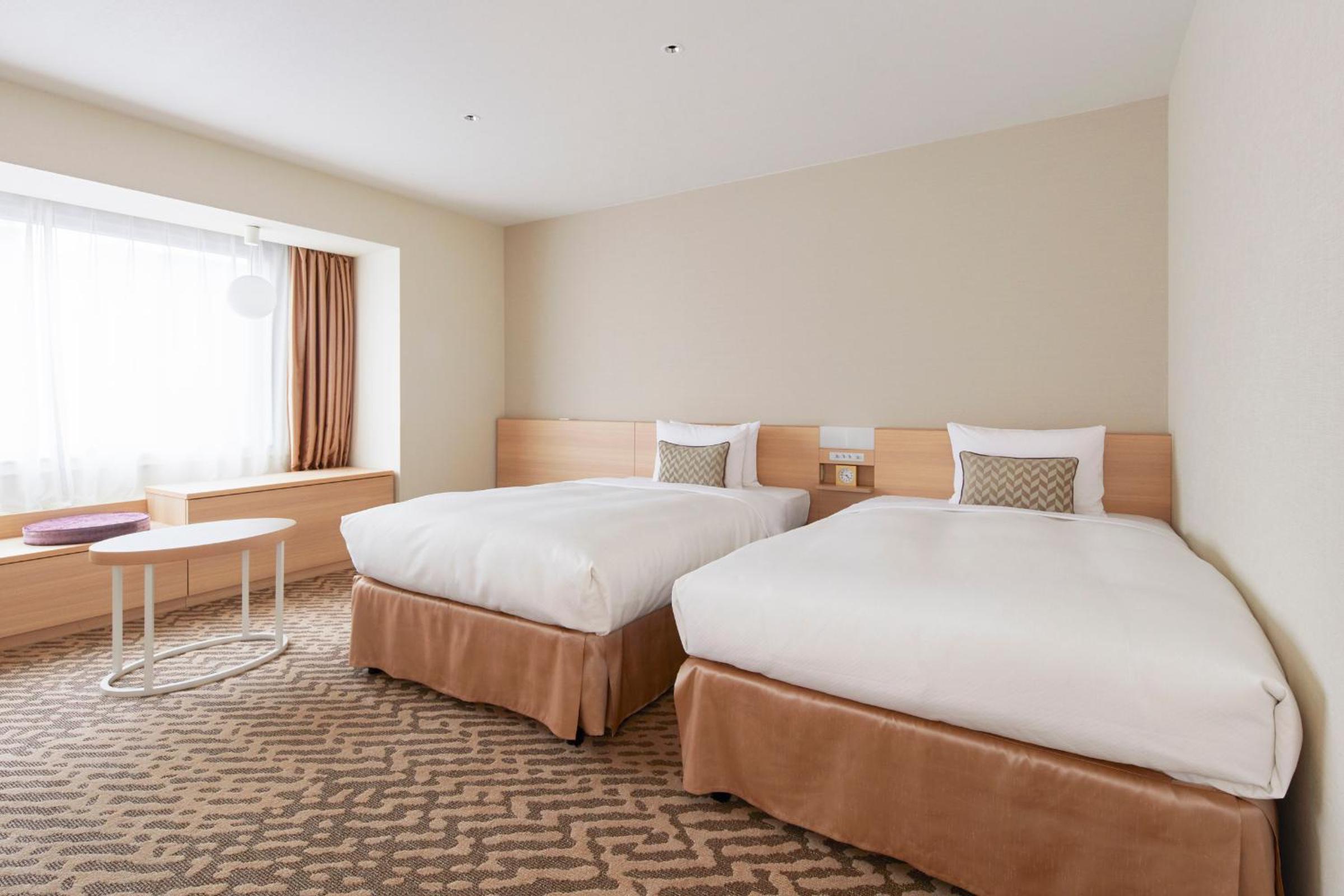 Standard Large Twin Room - Non-Smoking - Photo 1