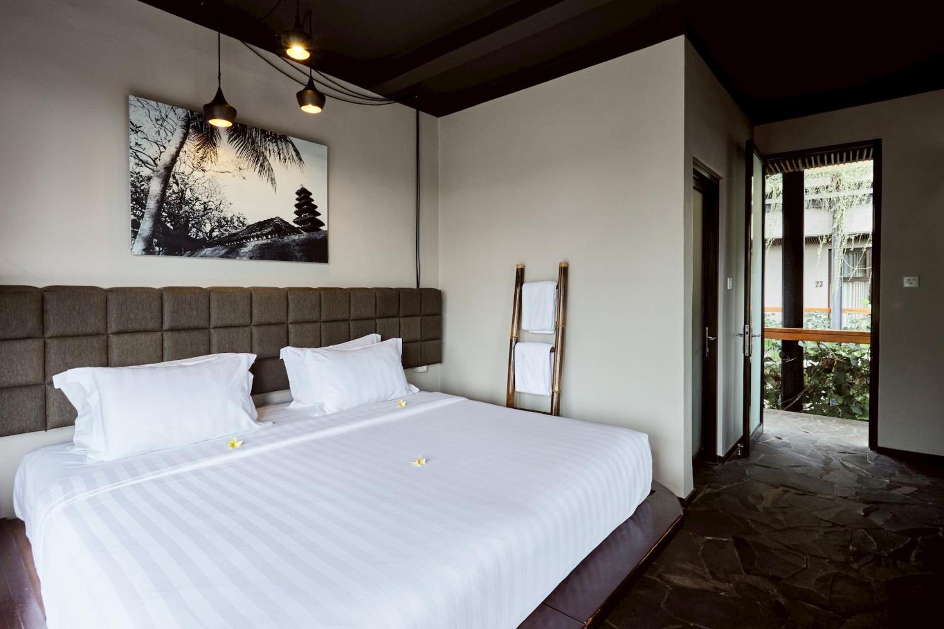 Deluxe Double Room - Photo 9