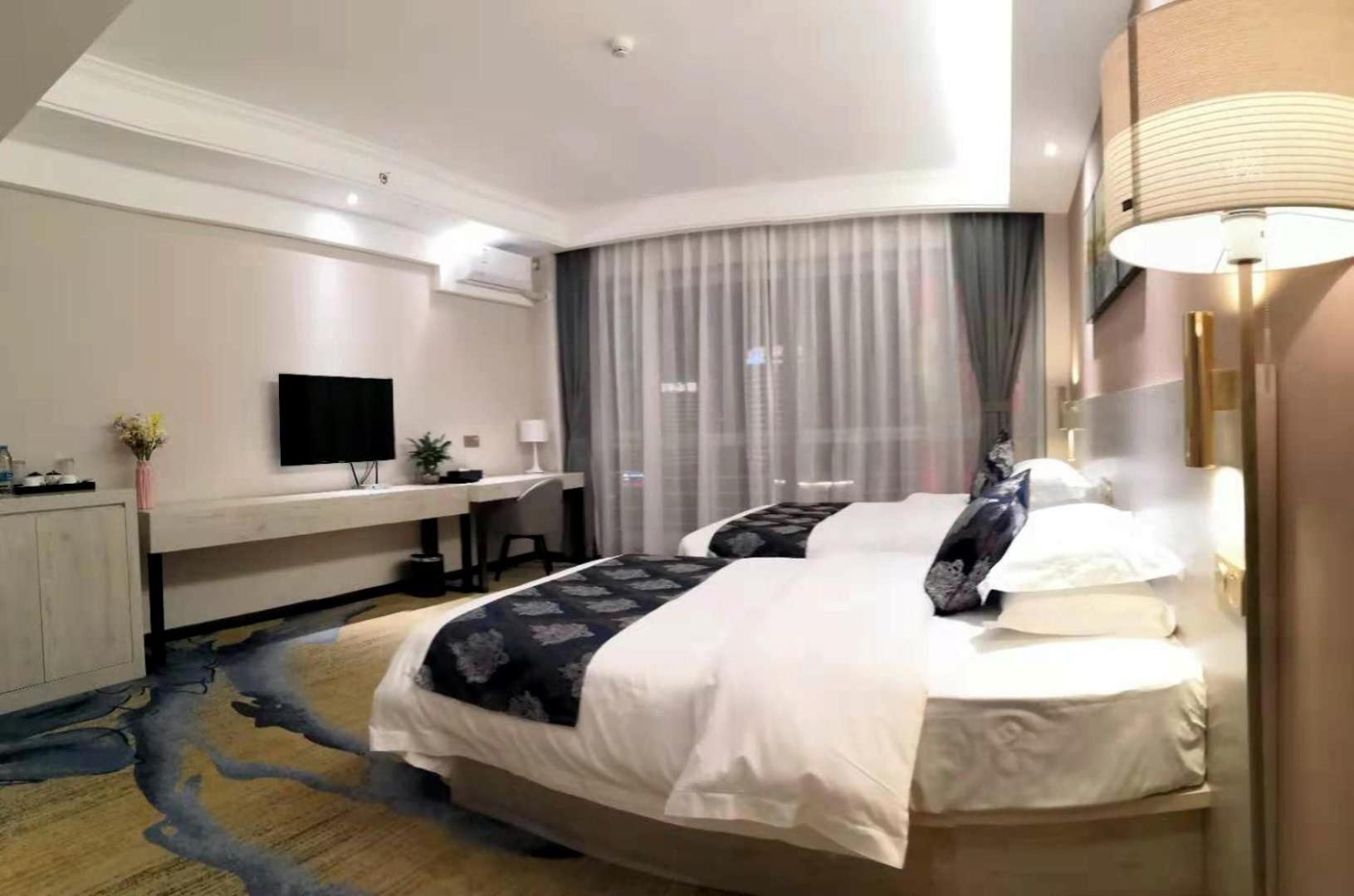 Deluxe Double or Twin Room photo 1