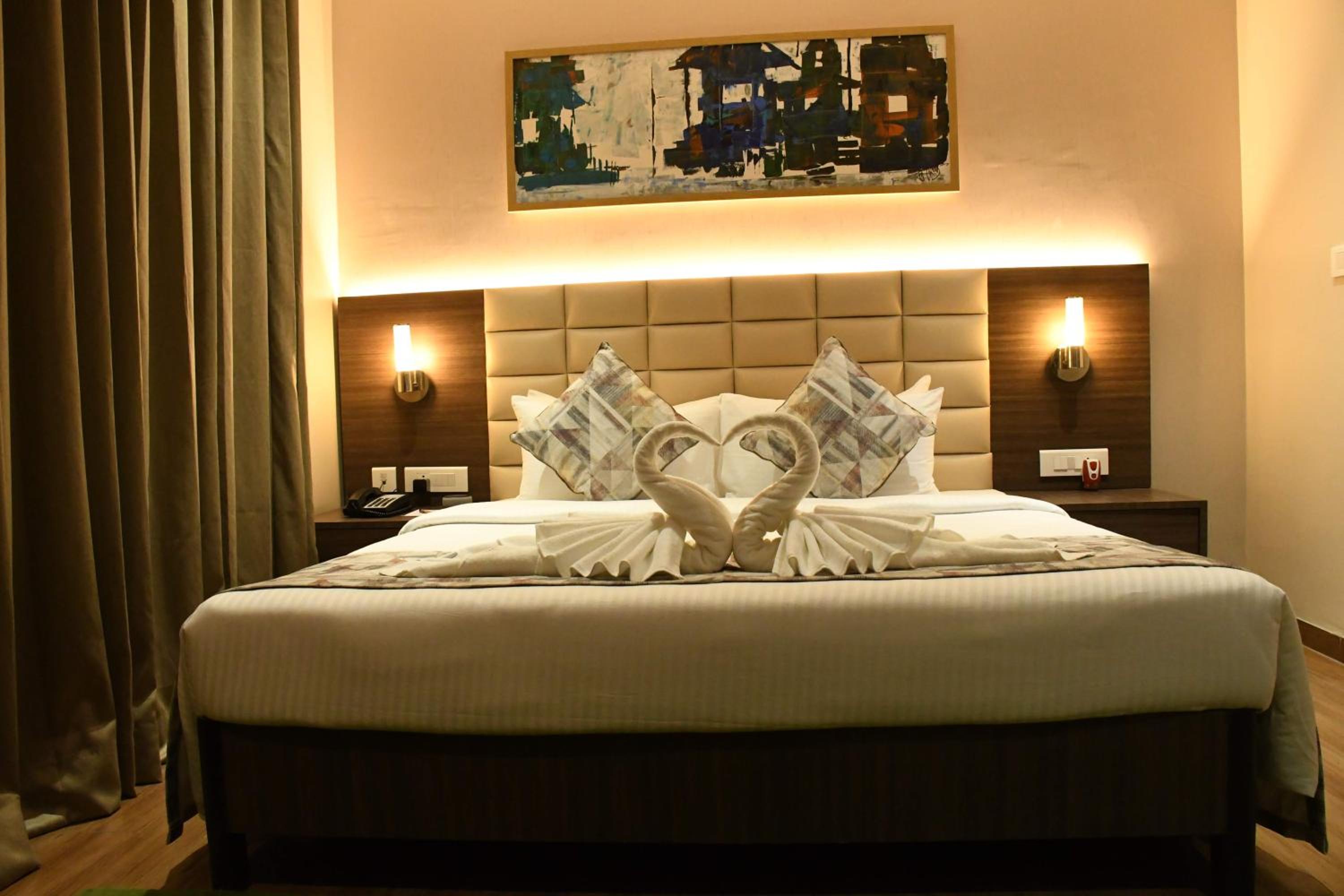Superior King Room - Photo 1