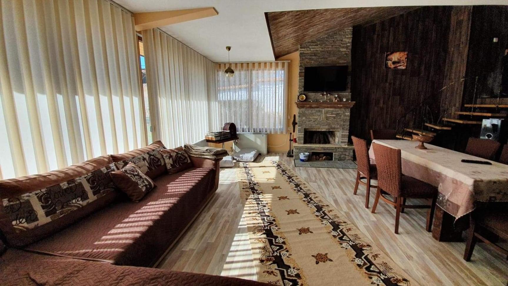 Villa photo 1