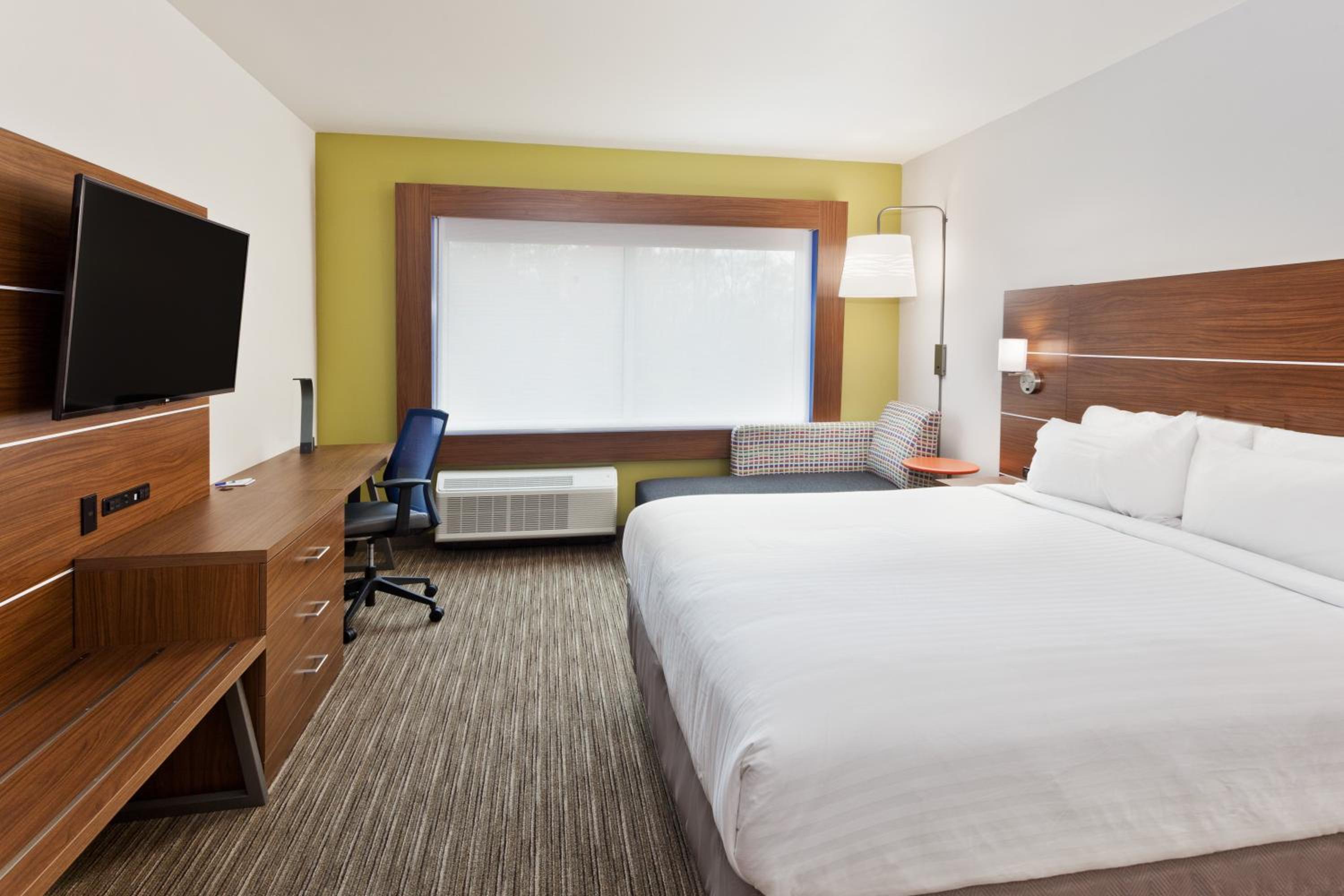 Standard King Room - Communications Accessible