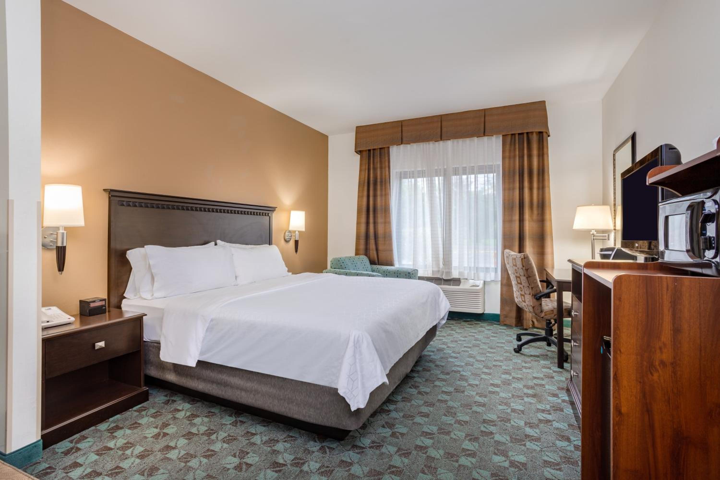 King Suite - Photo 2