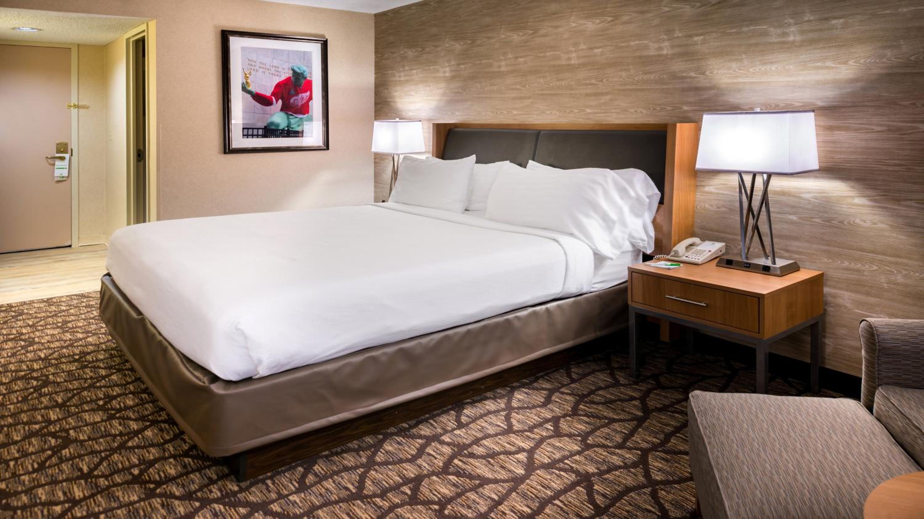 Standard King Room - Photo 7