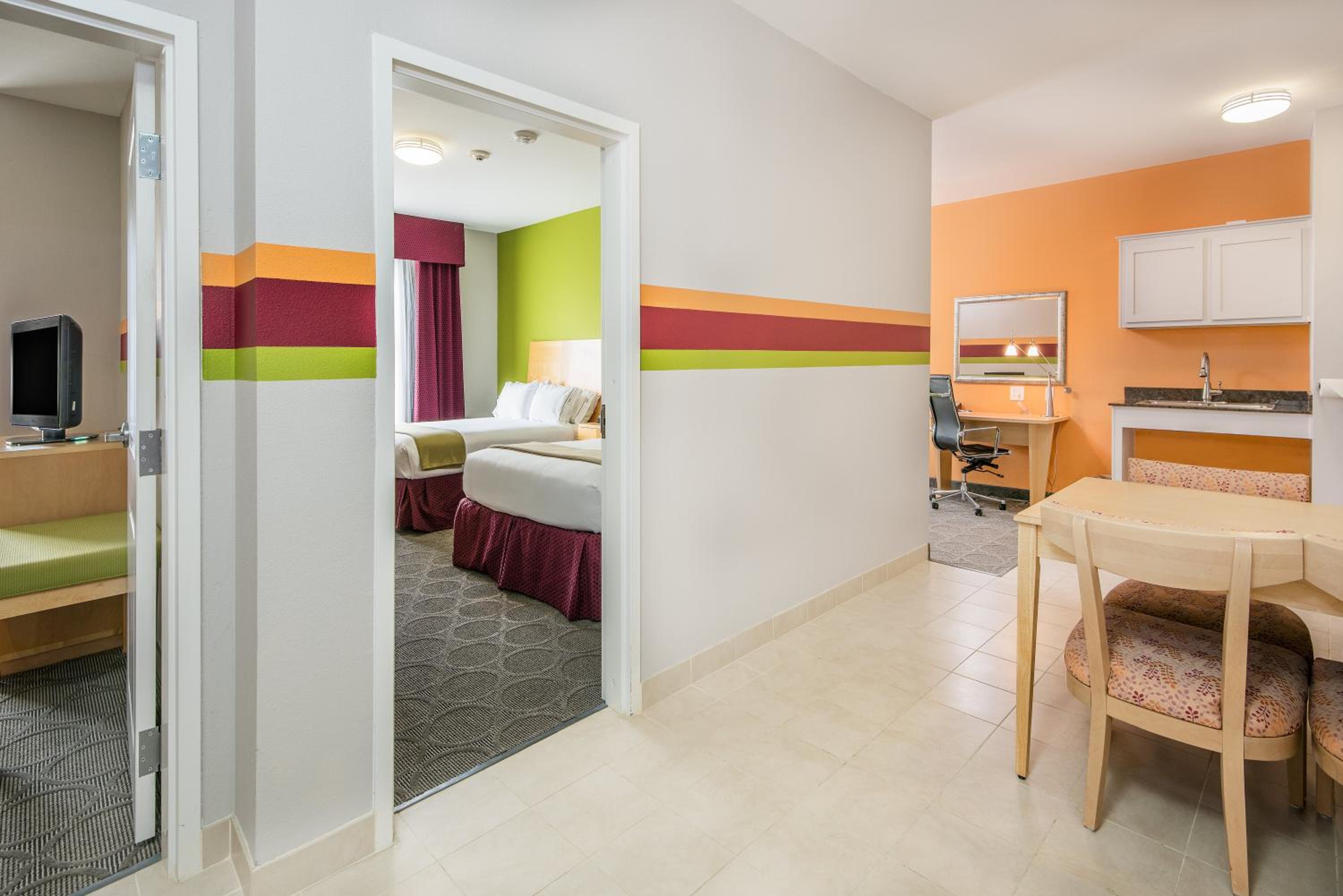 Two-Bedroom Suite - Photo 1