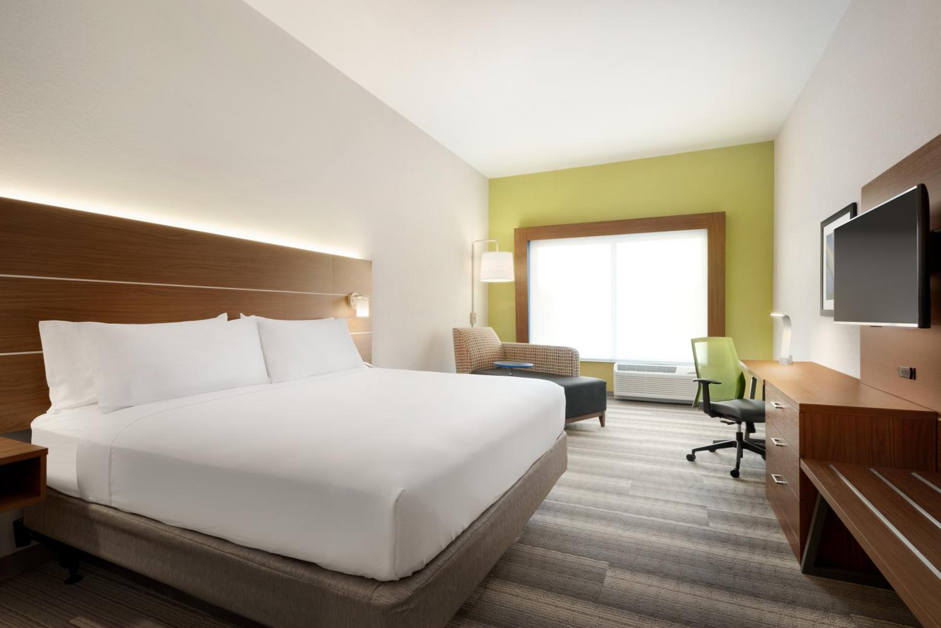 Standard King Room photo 1