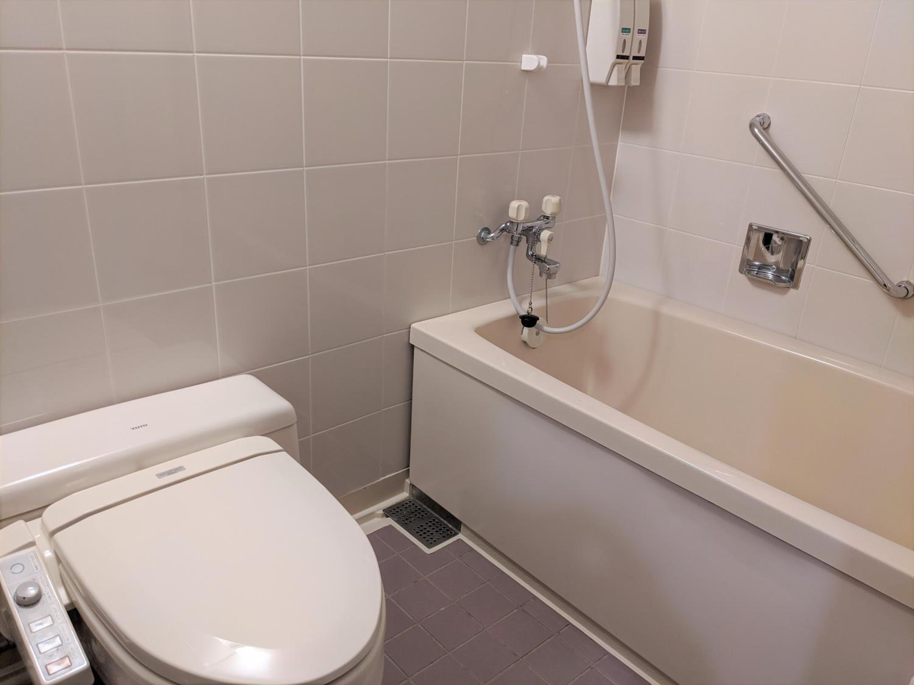 Twin Room - Photo 4