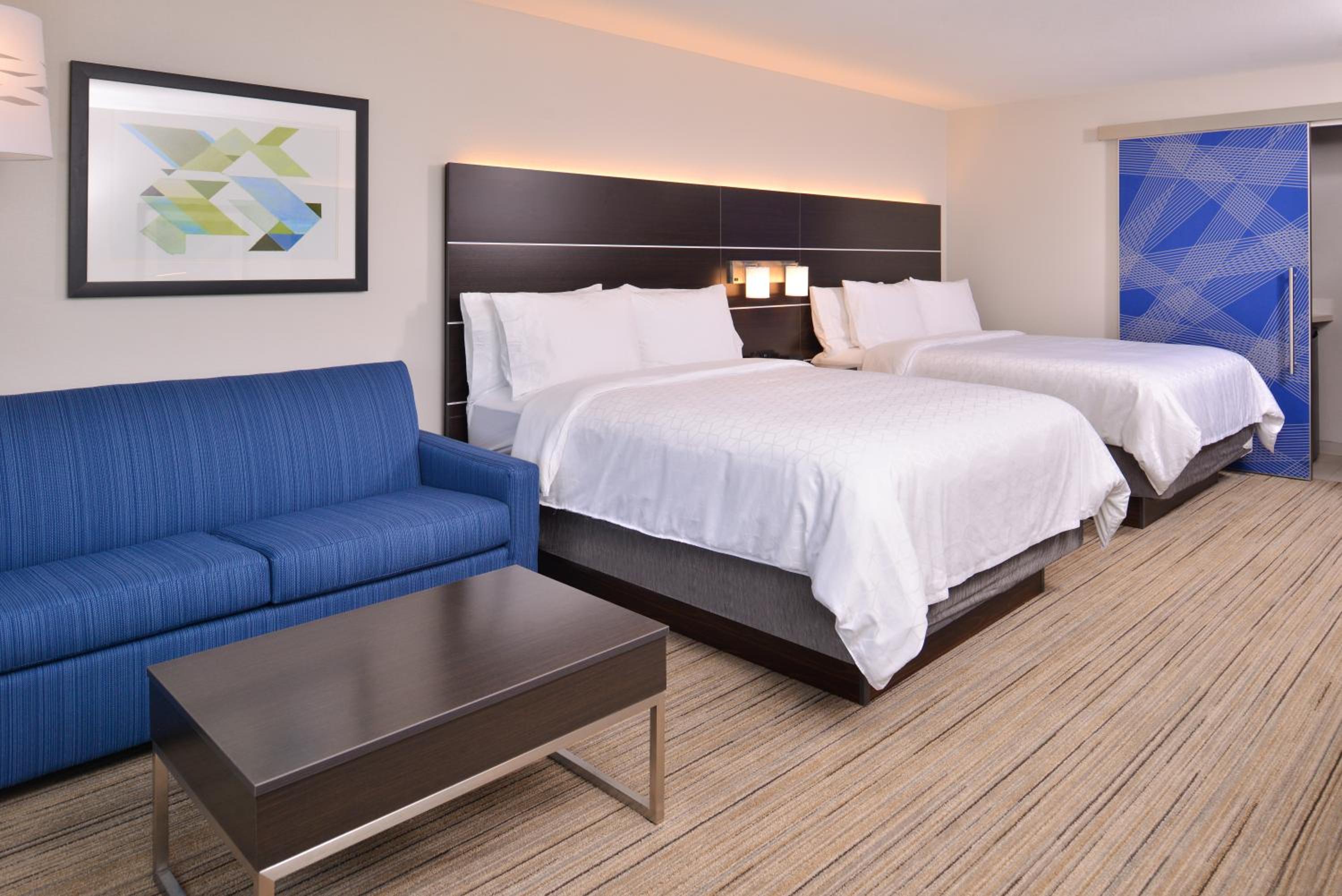 Room with Two Double Beds and Sofa Bed - Non-Smoking - Photo 2
