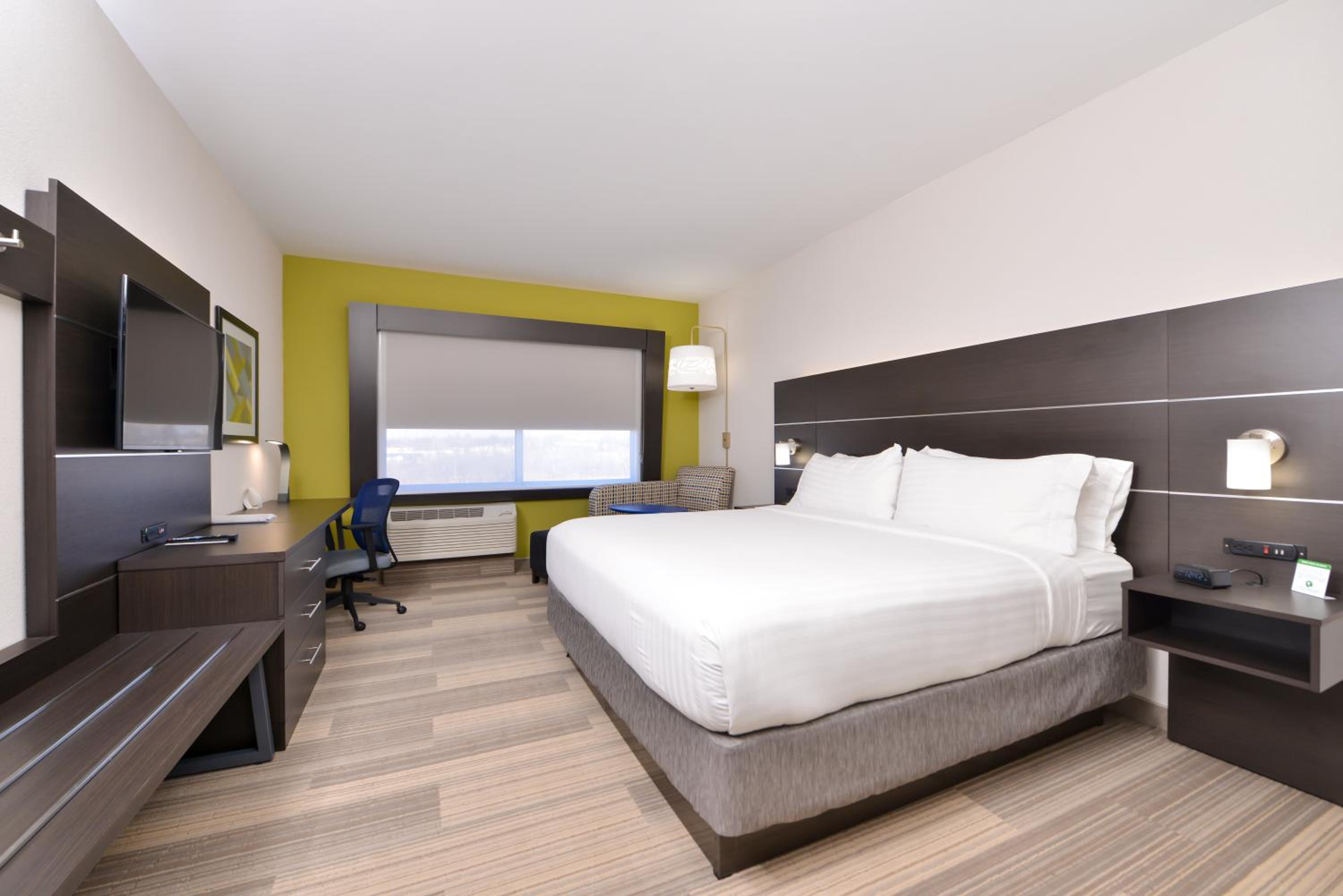Standard King Room photo 2