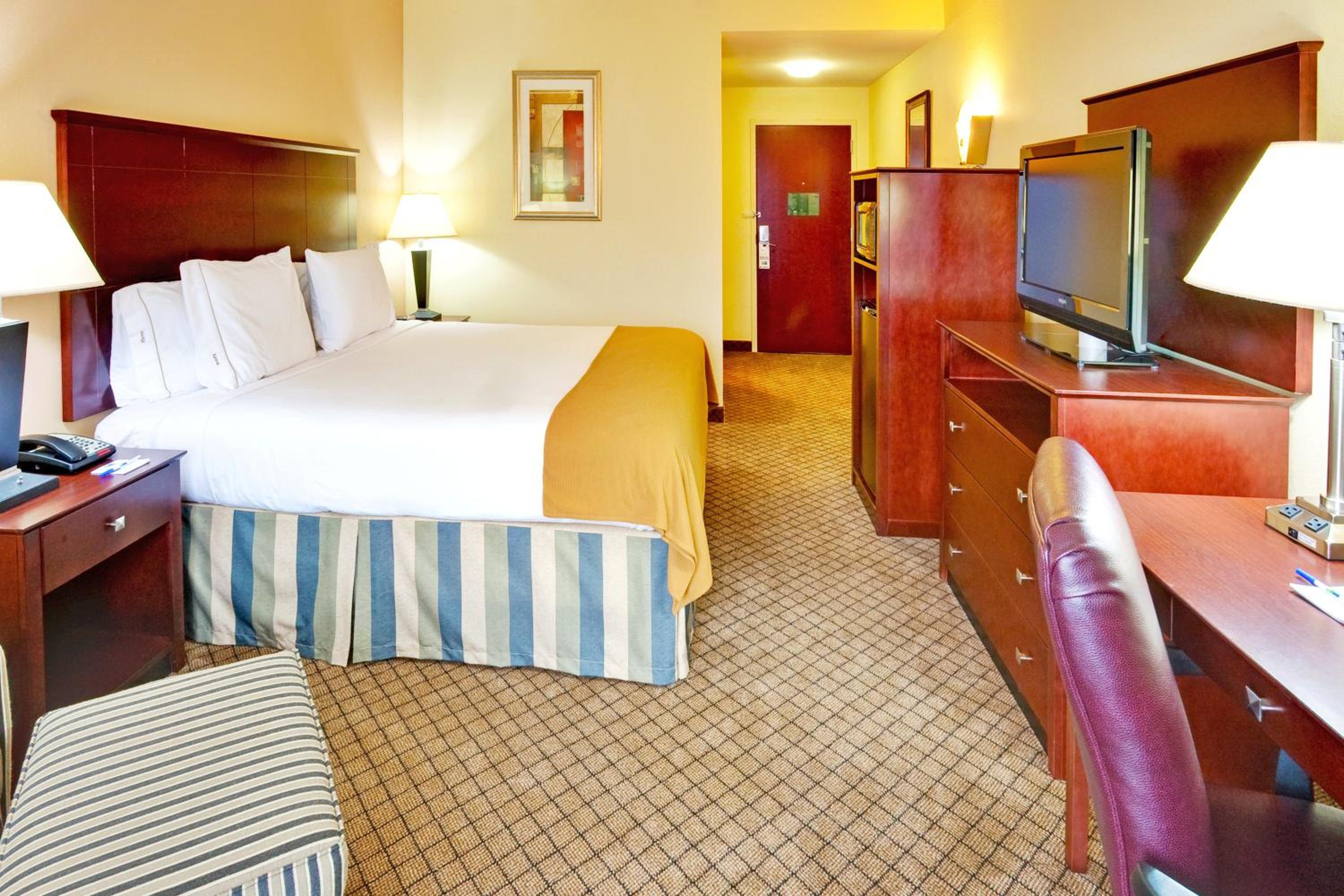 King Room with Sofa Bed