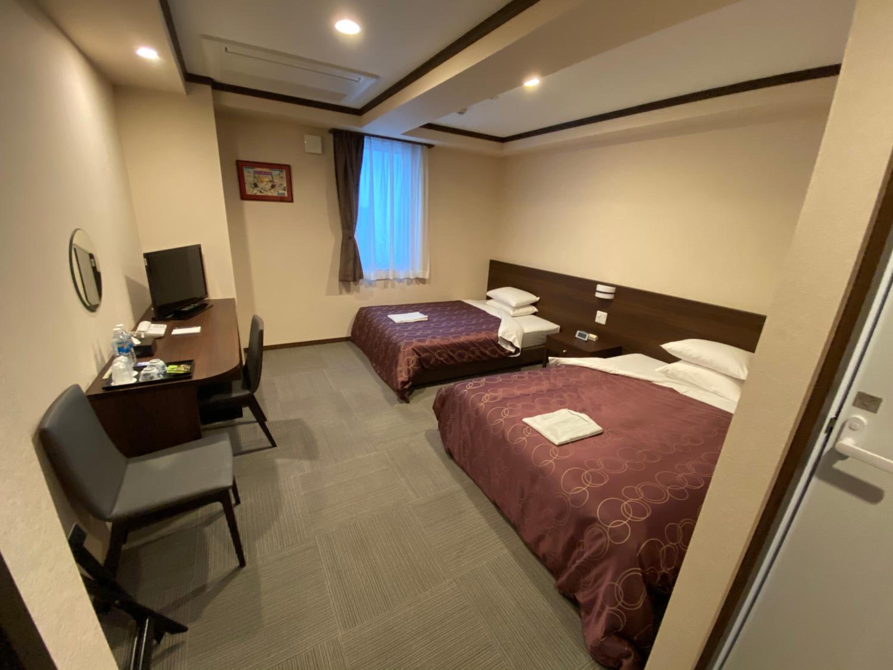 Twin Room - Photo 4
