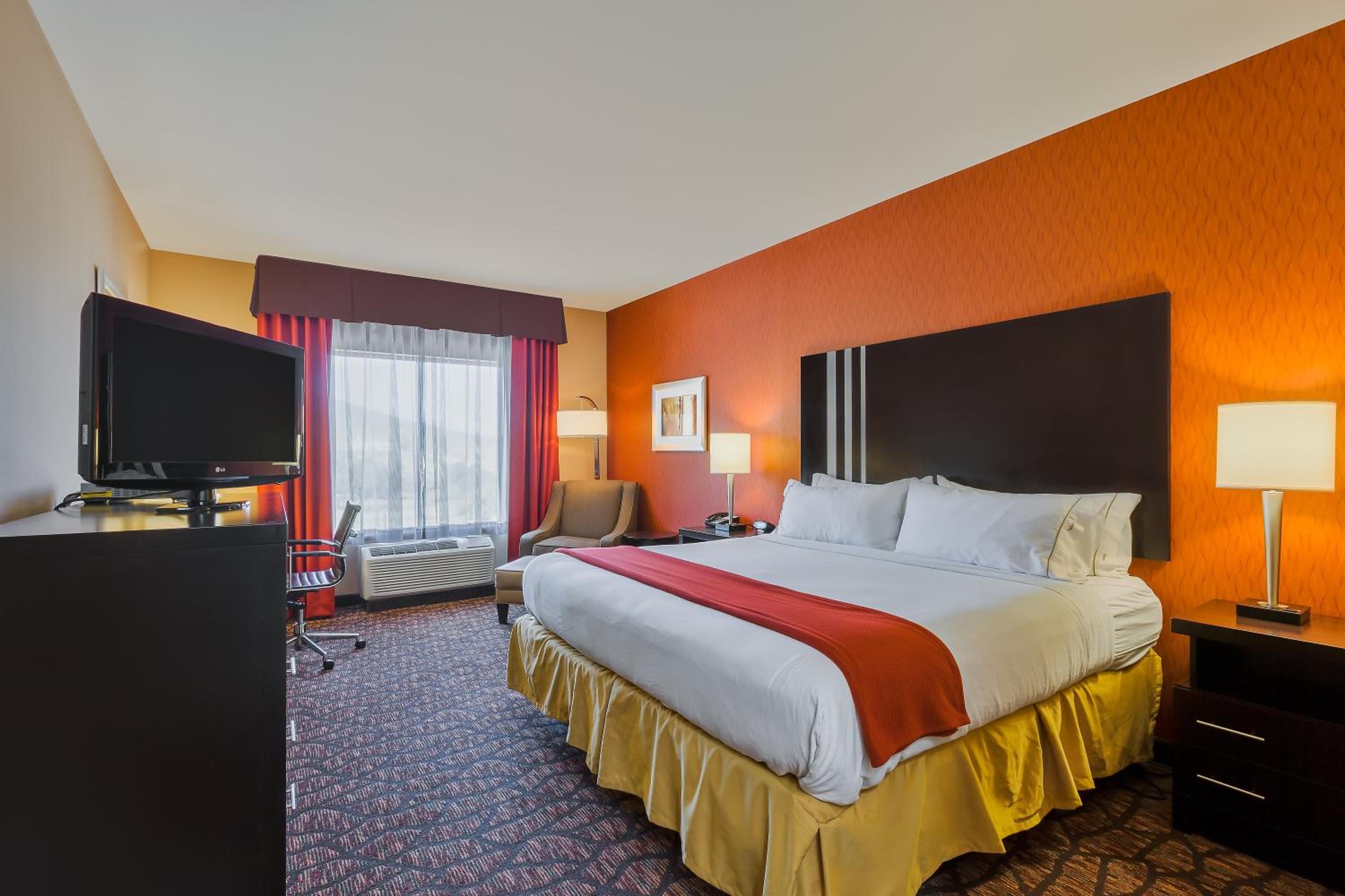 Standard King Room - Photo 3