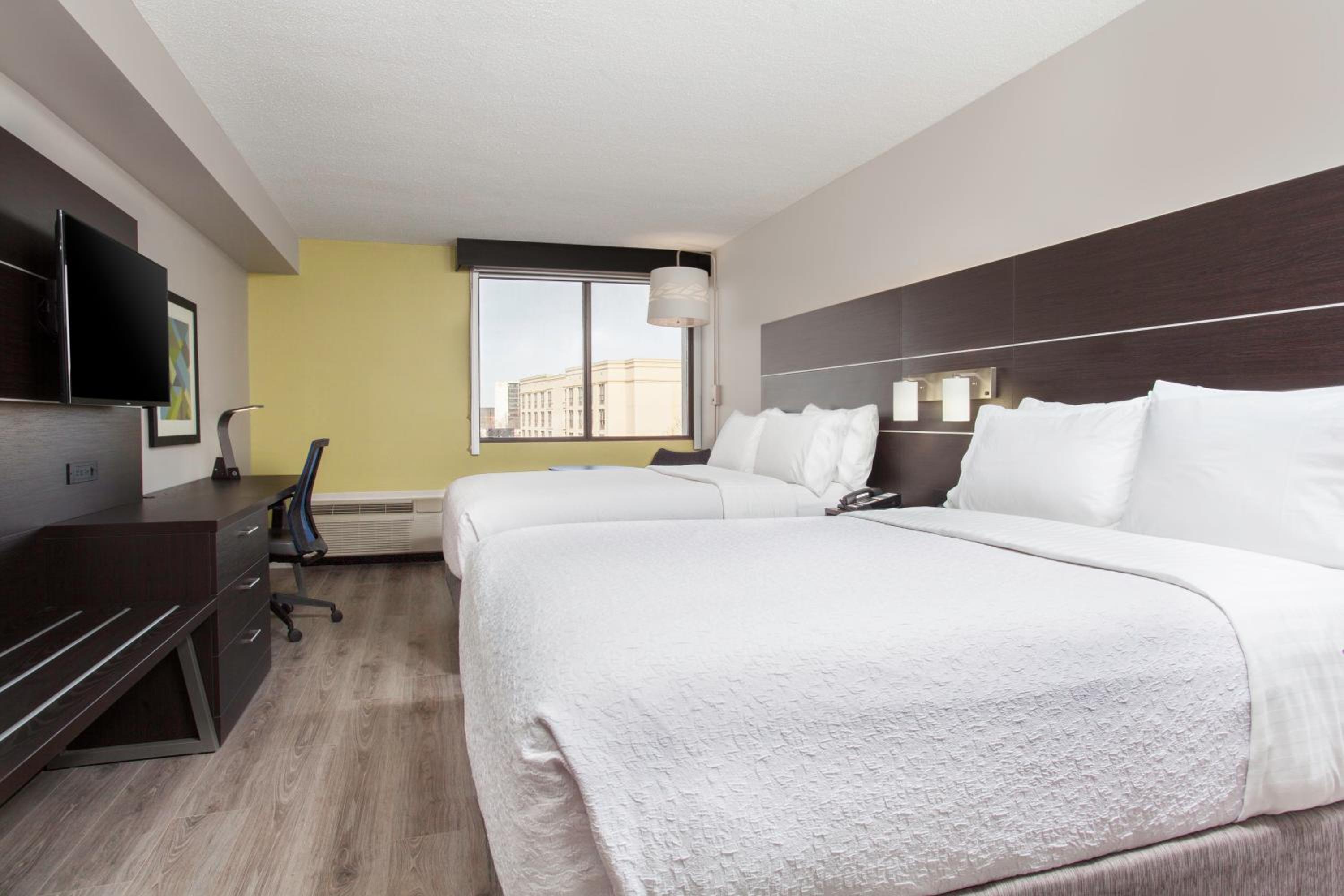 Standard Room with Two Queen Beds - Photo 1