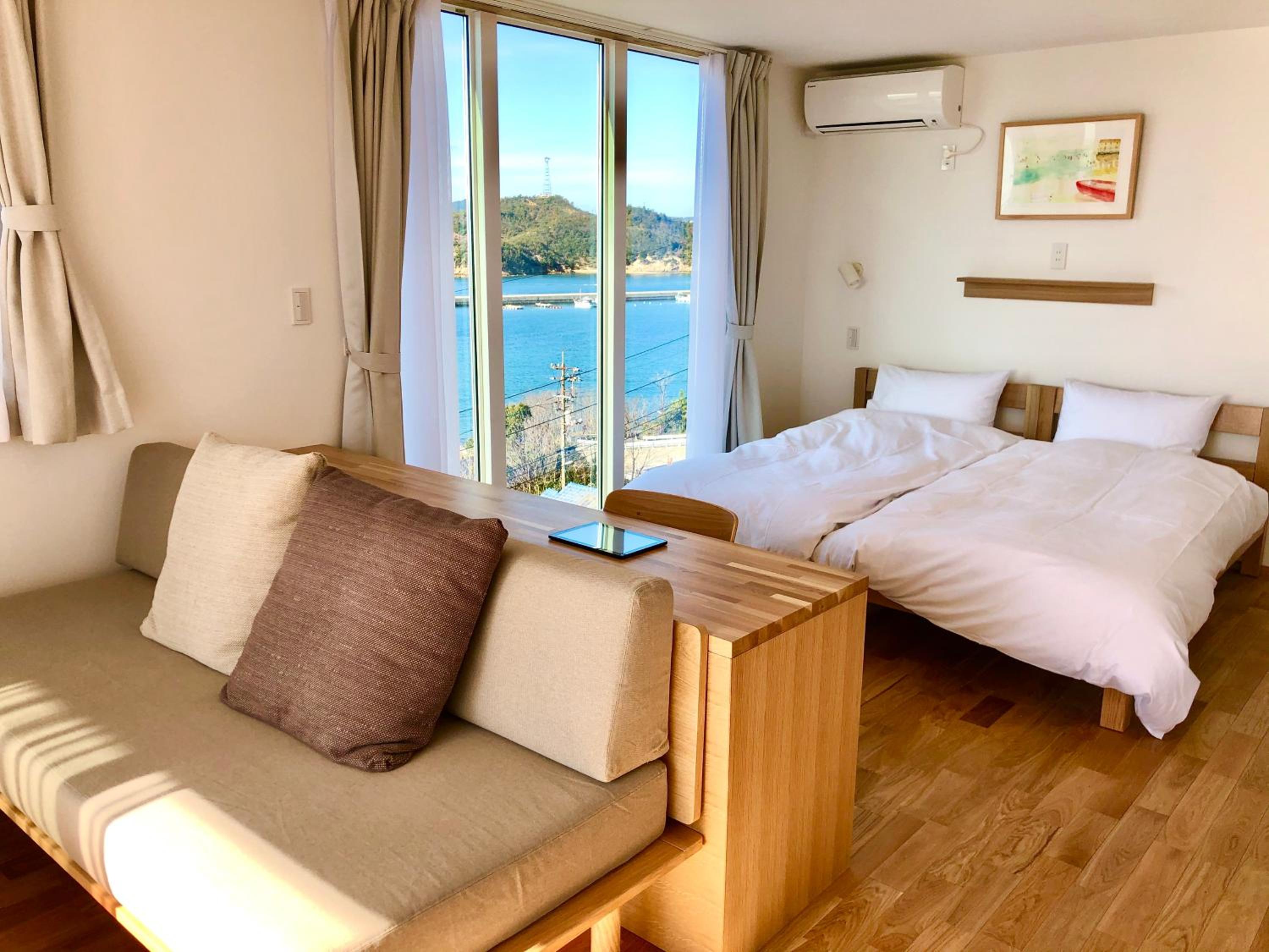 Deluxe Twin Room with Terrace and Sea View - Photo 6