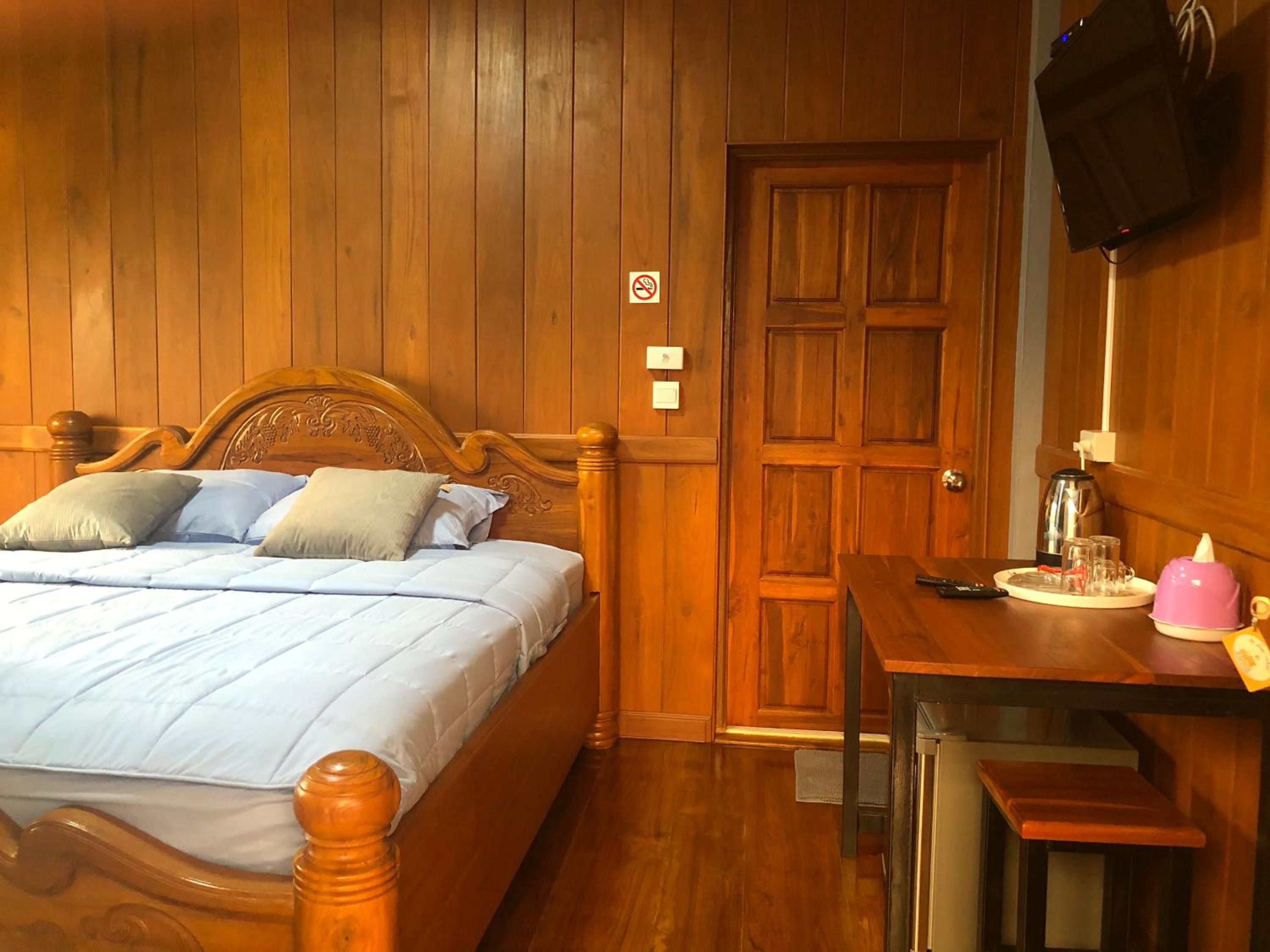 Double Room with Private Bathroom - Photo 3