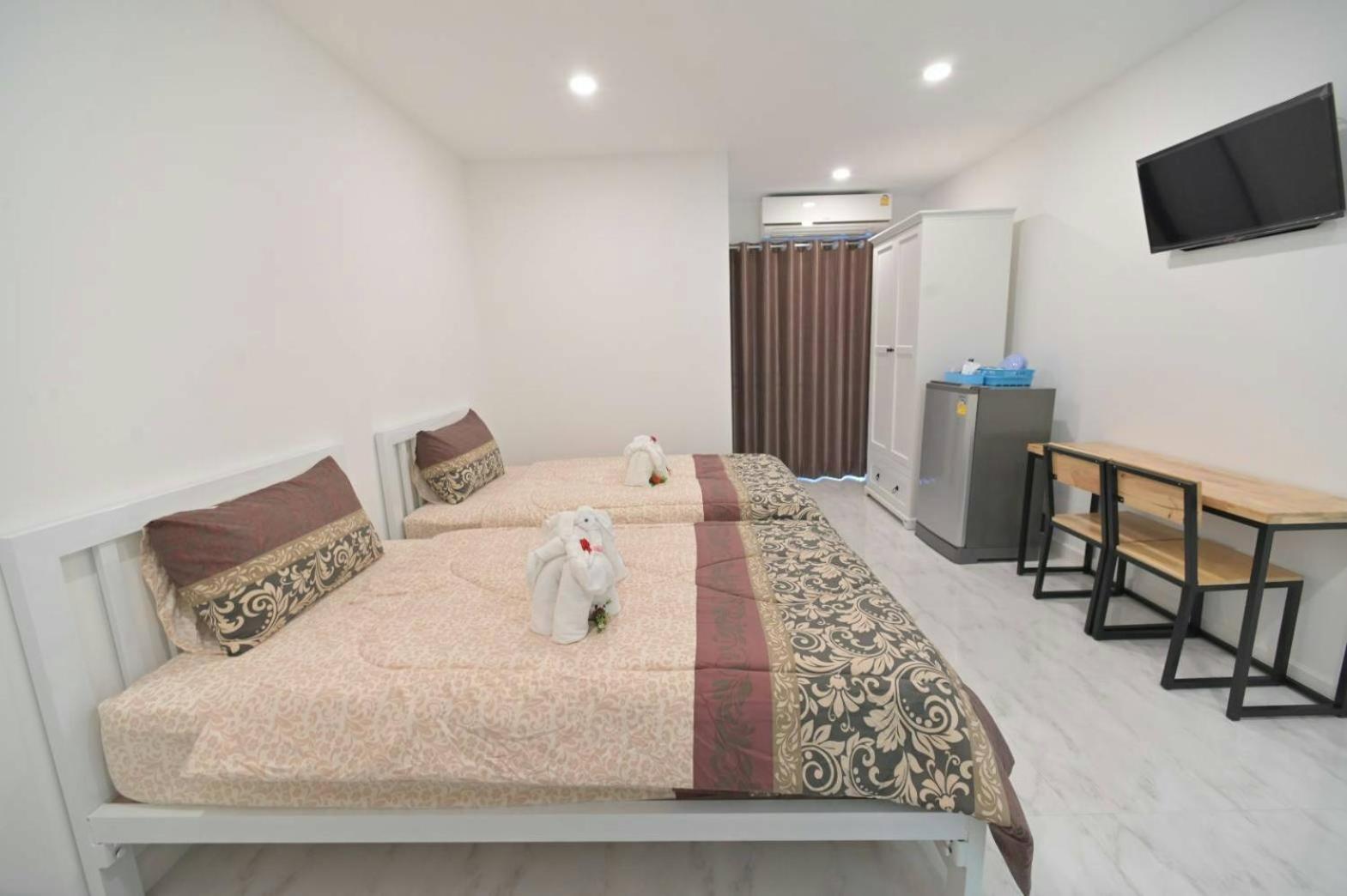 Standard Twin Room photo 3