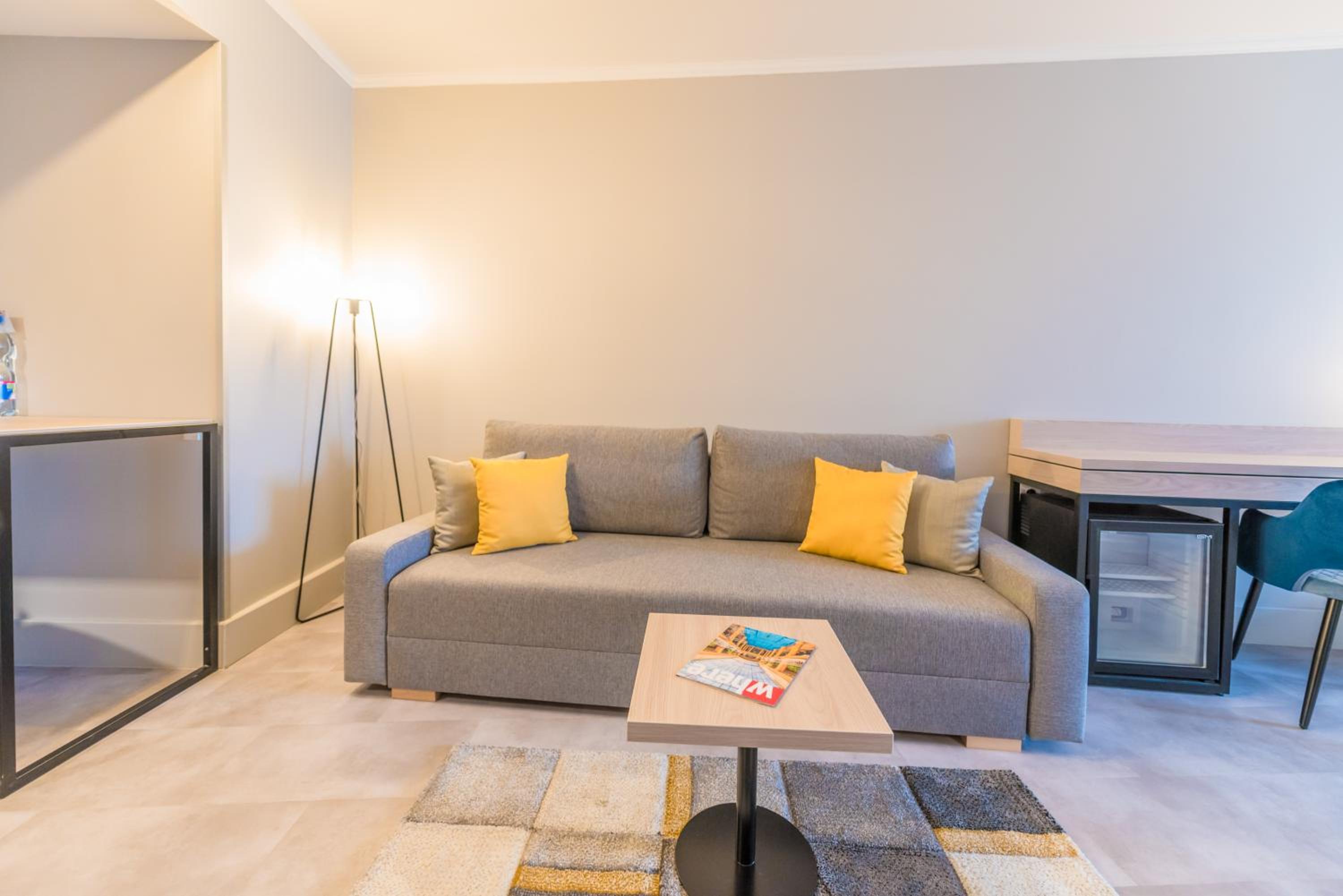 Connecting Family Room - Photo 9