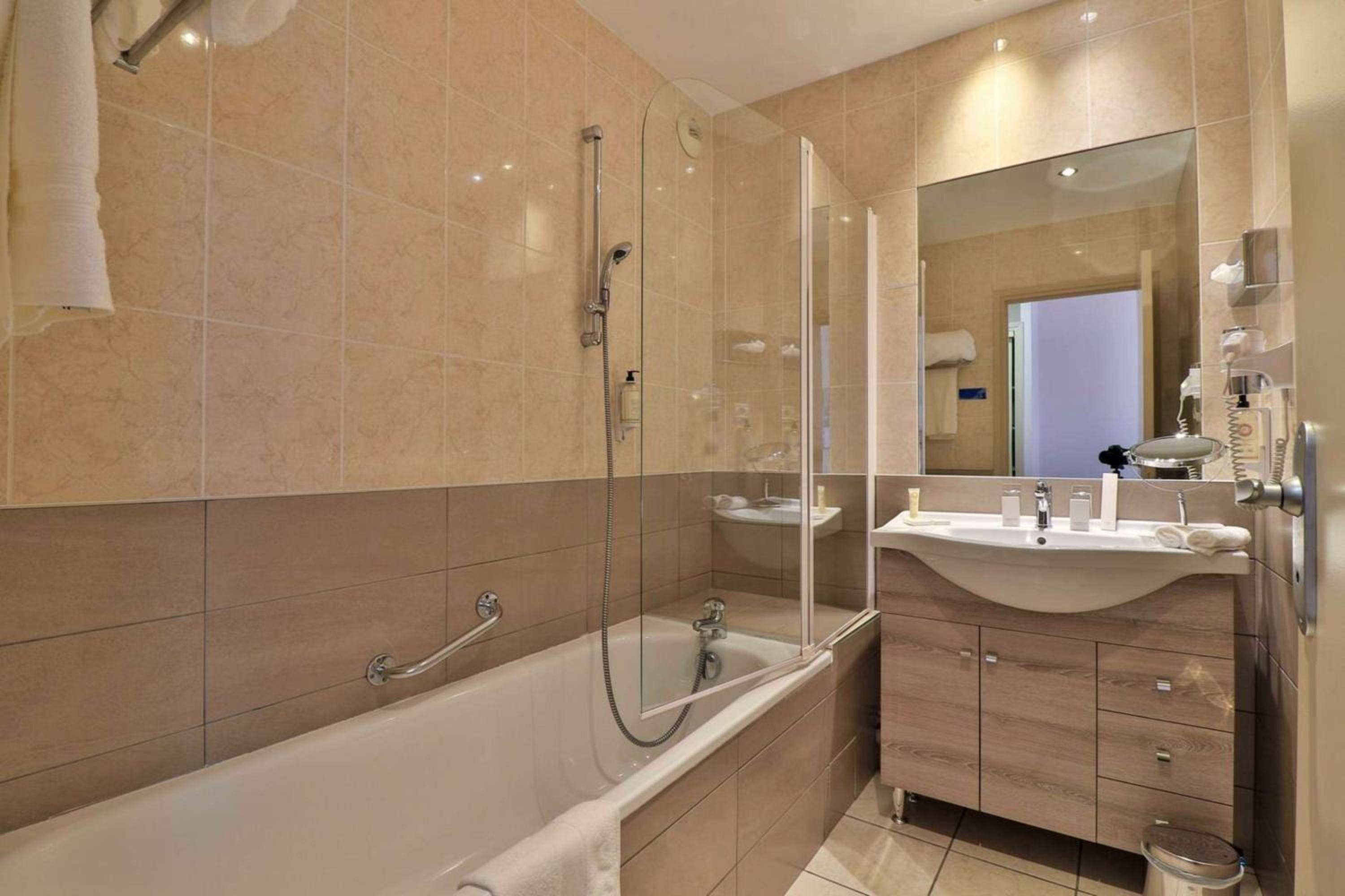 Comfort King Room - Photo 7