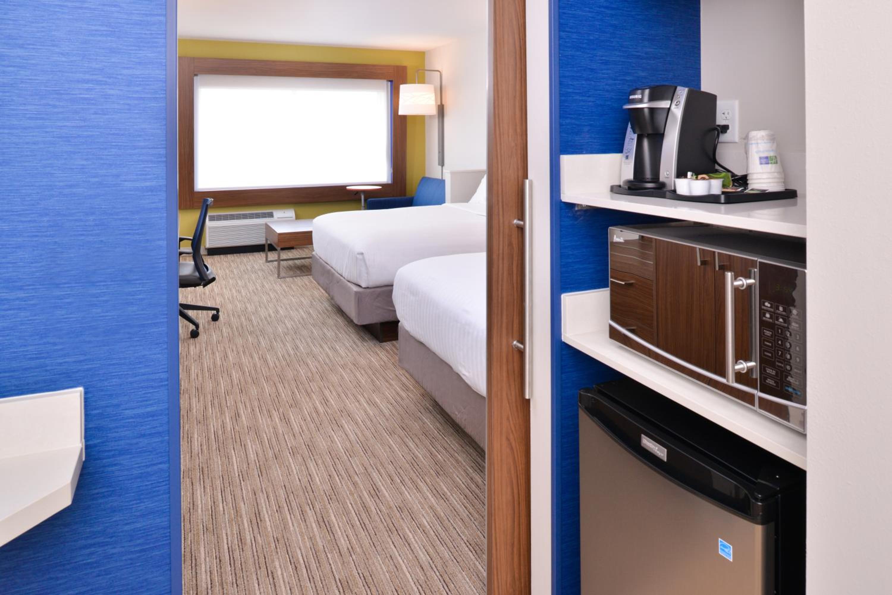 Queen Suite with Two Queen Beds