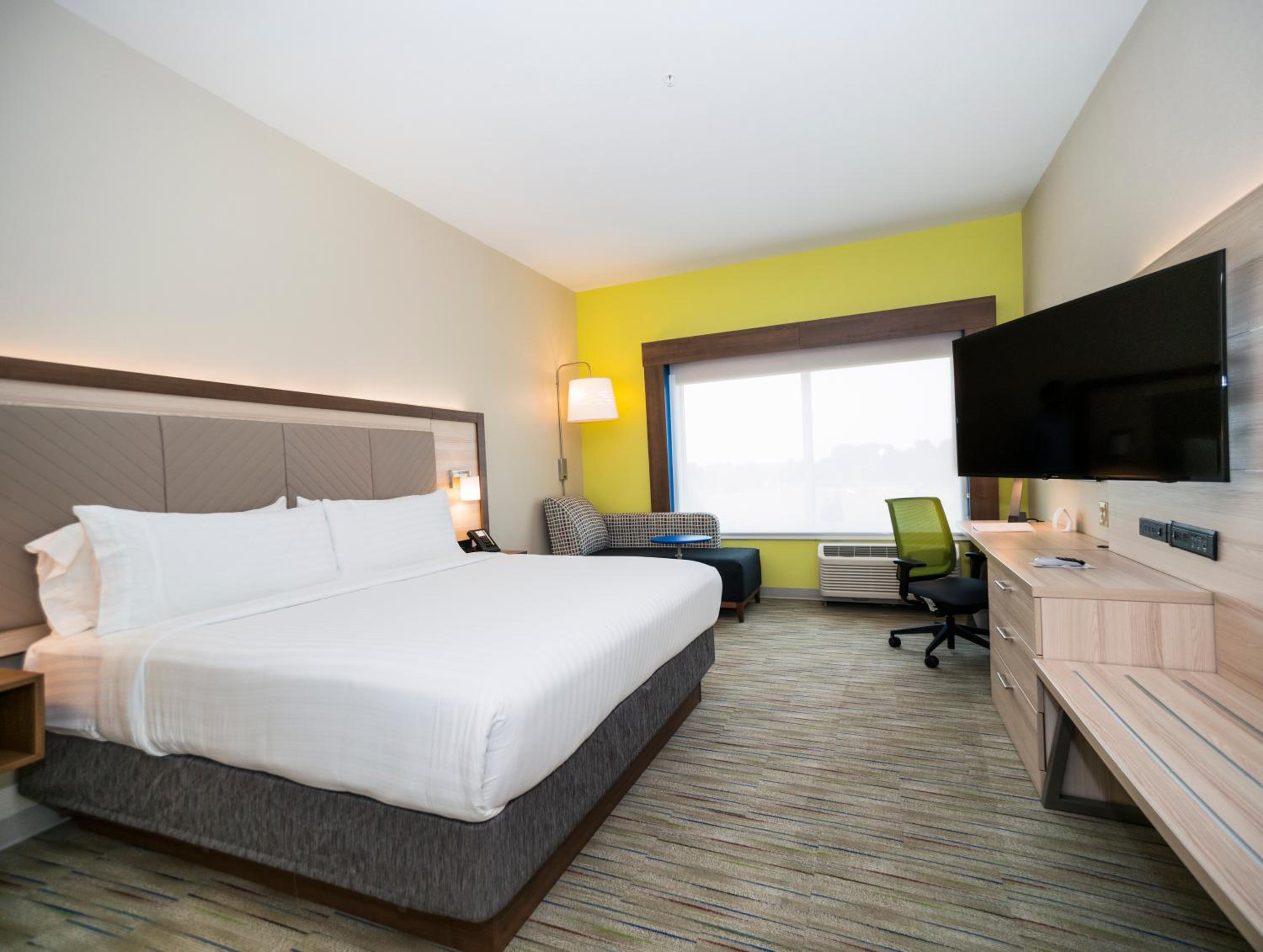 Standard King Room photo 1
