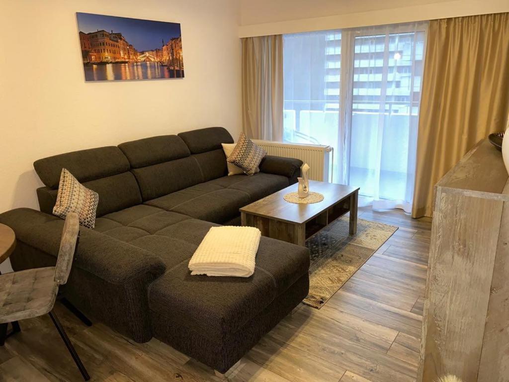 One-Bedroom Apartment - Photo 3