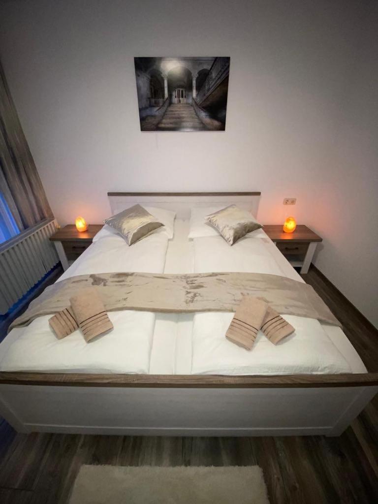 One-Bedroom Apartment - Photo 4