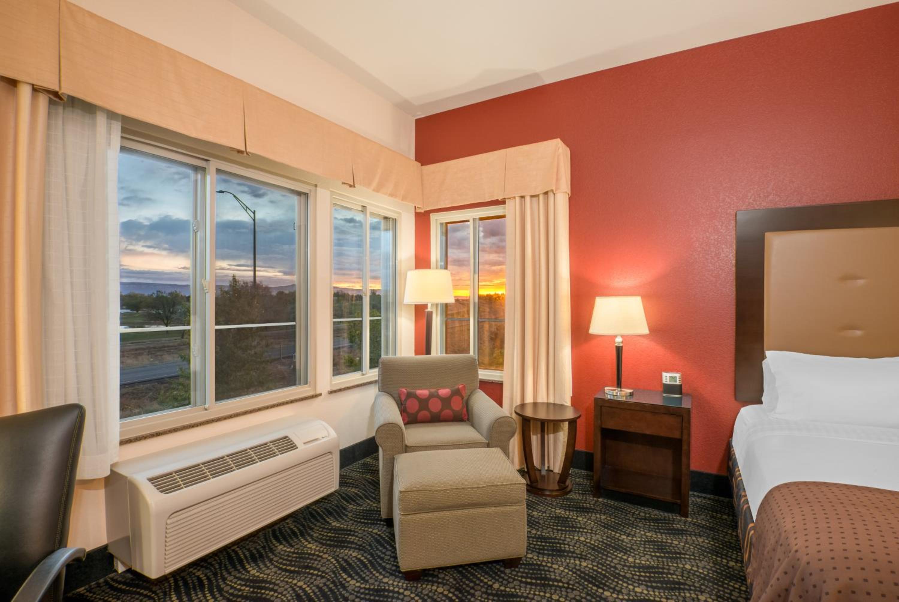 Standard King Room - Photo 6
