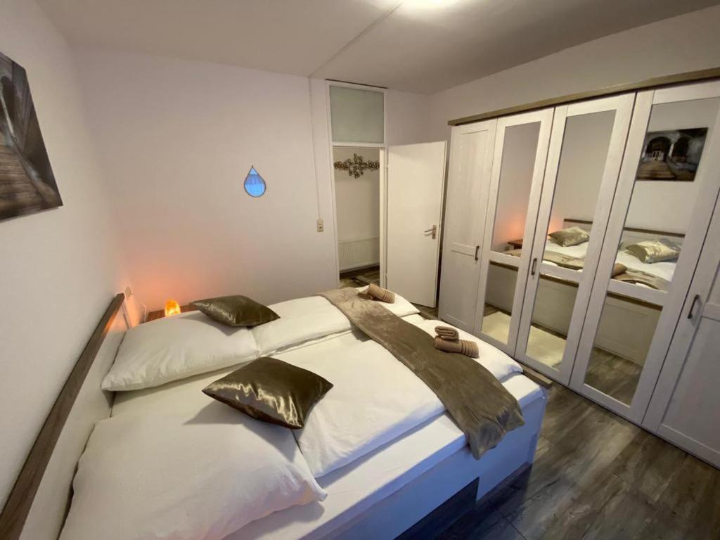 One-Bedroom Apartment - Photo 29