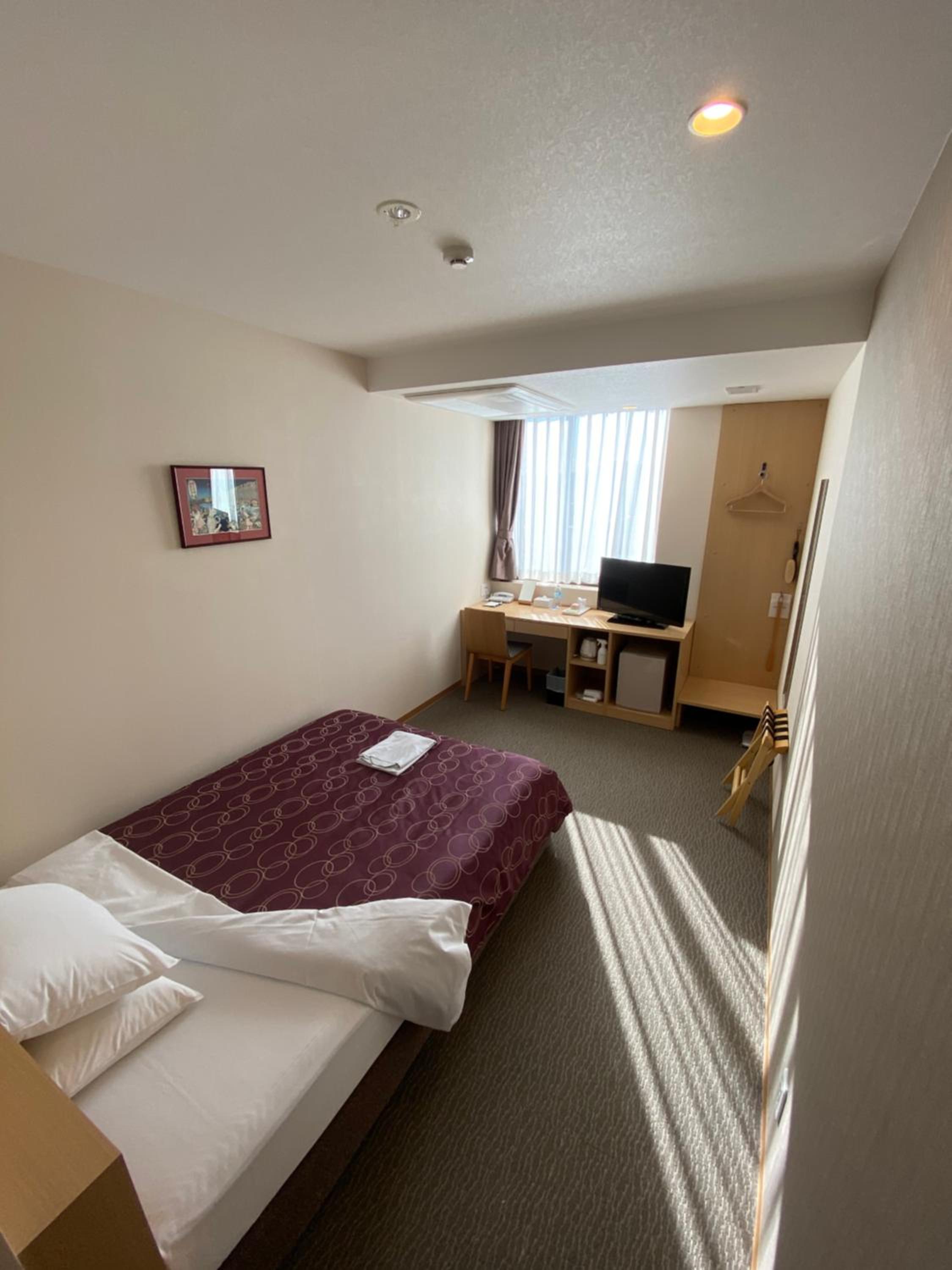 Single Room - Smoking photo 3