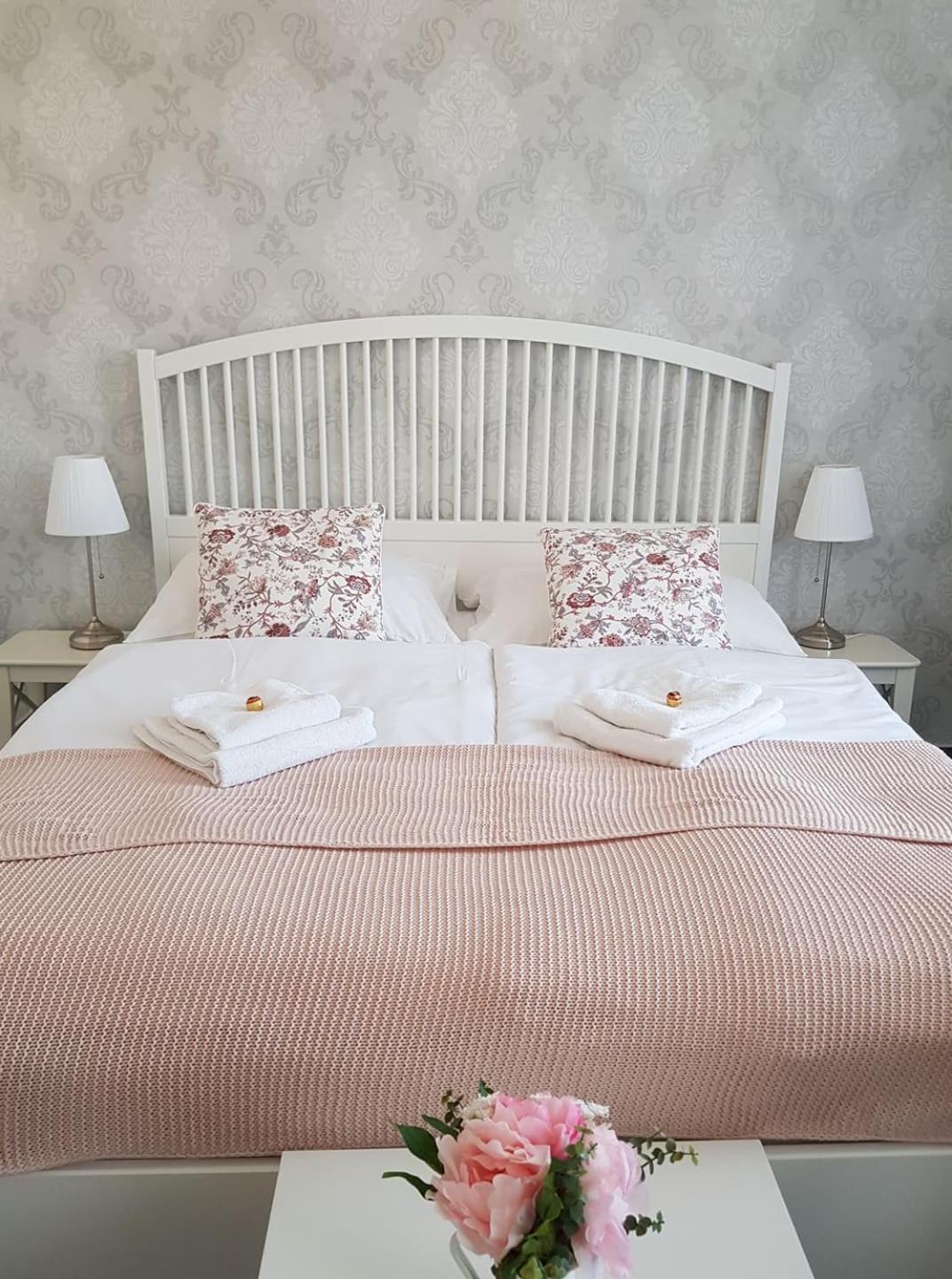Standard King Room - Photo 2