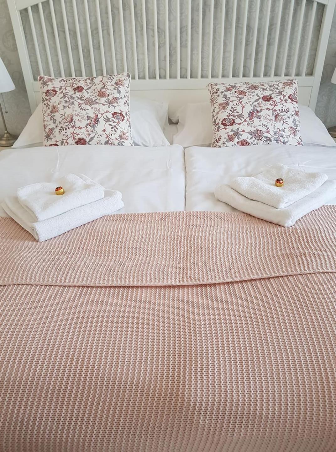 Standard King Room - Photo 4