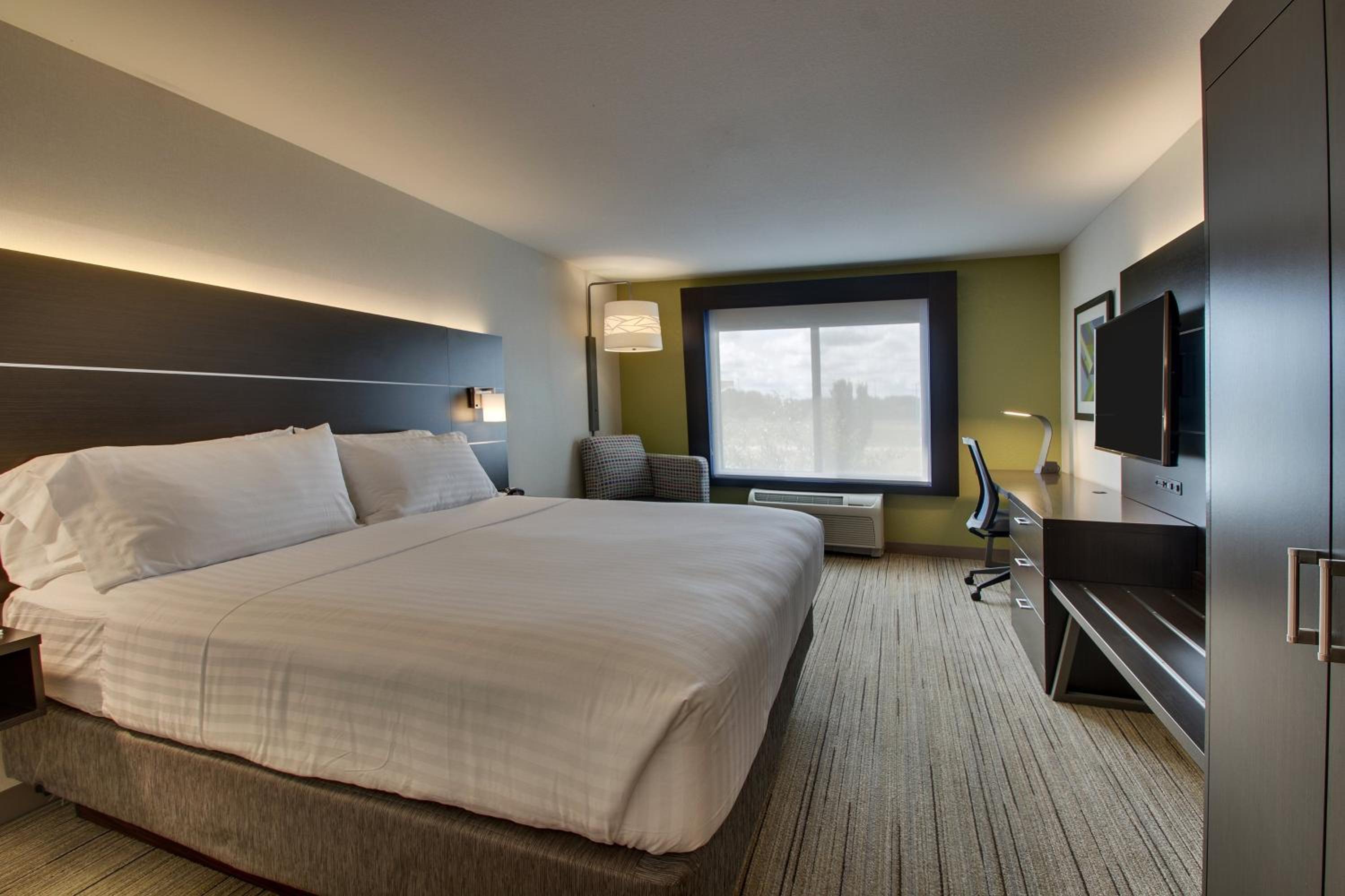 Standard King Room - Photo 1