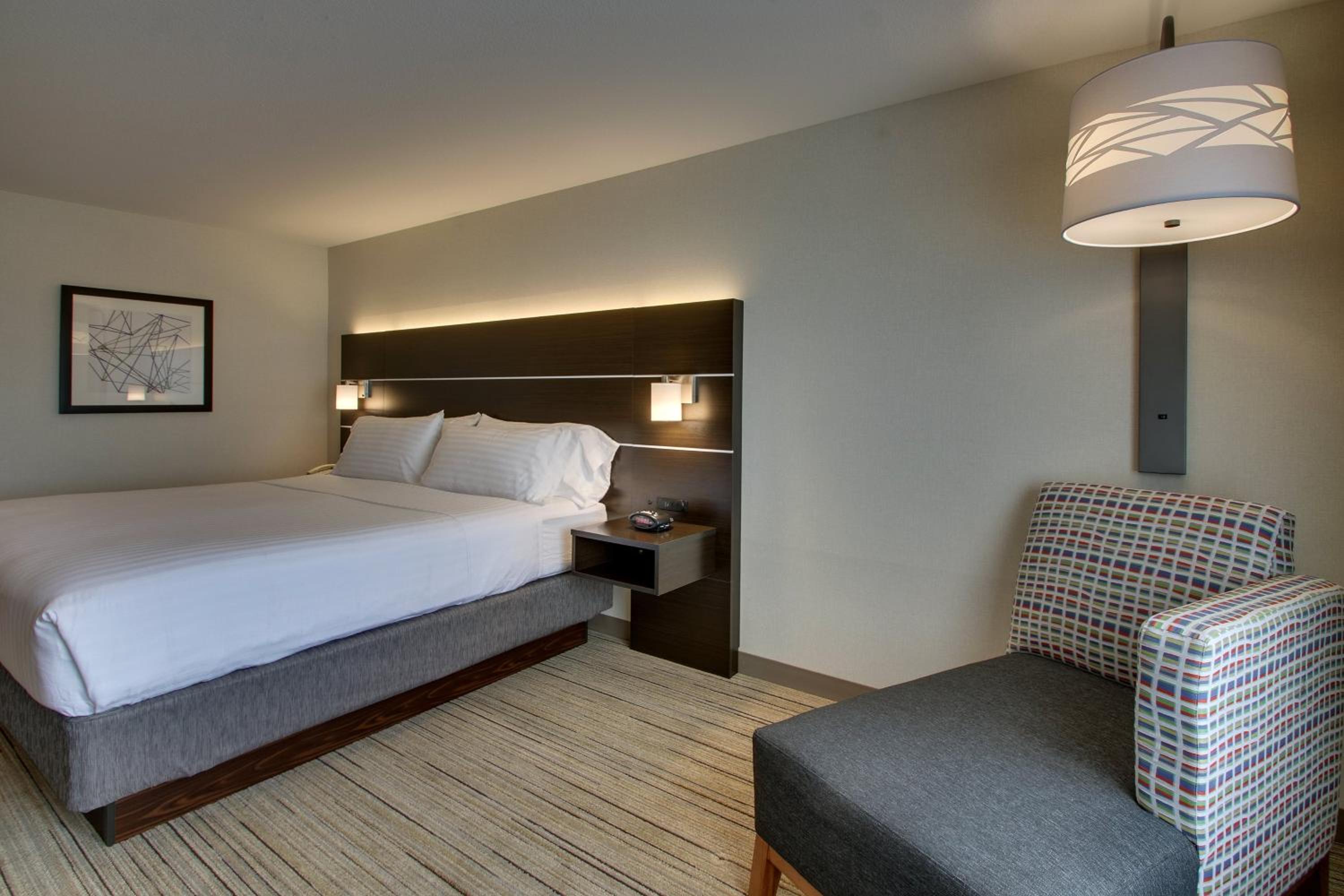 Standard King Room - Photo 3