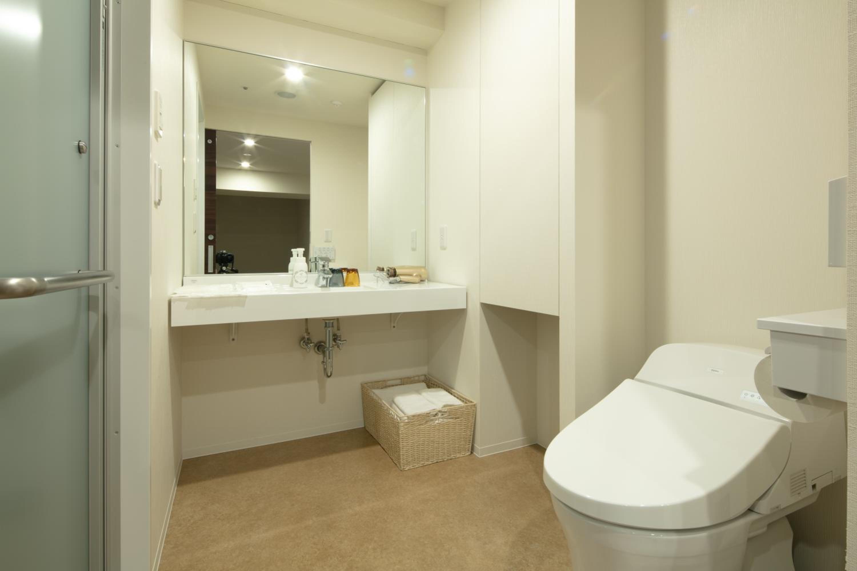 Deluxe Suite with Spa Bath - Photo 22