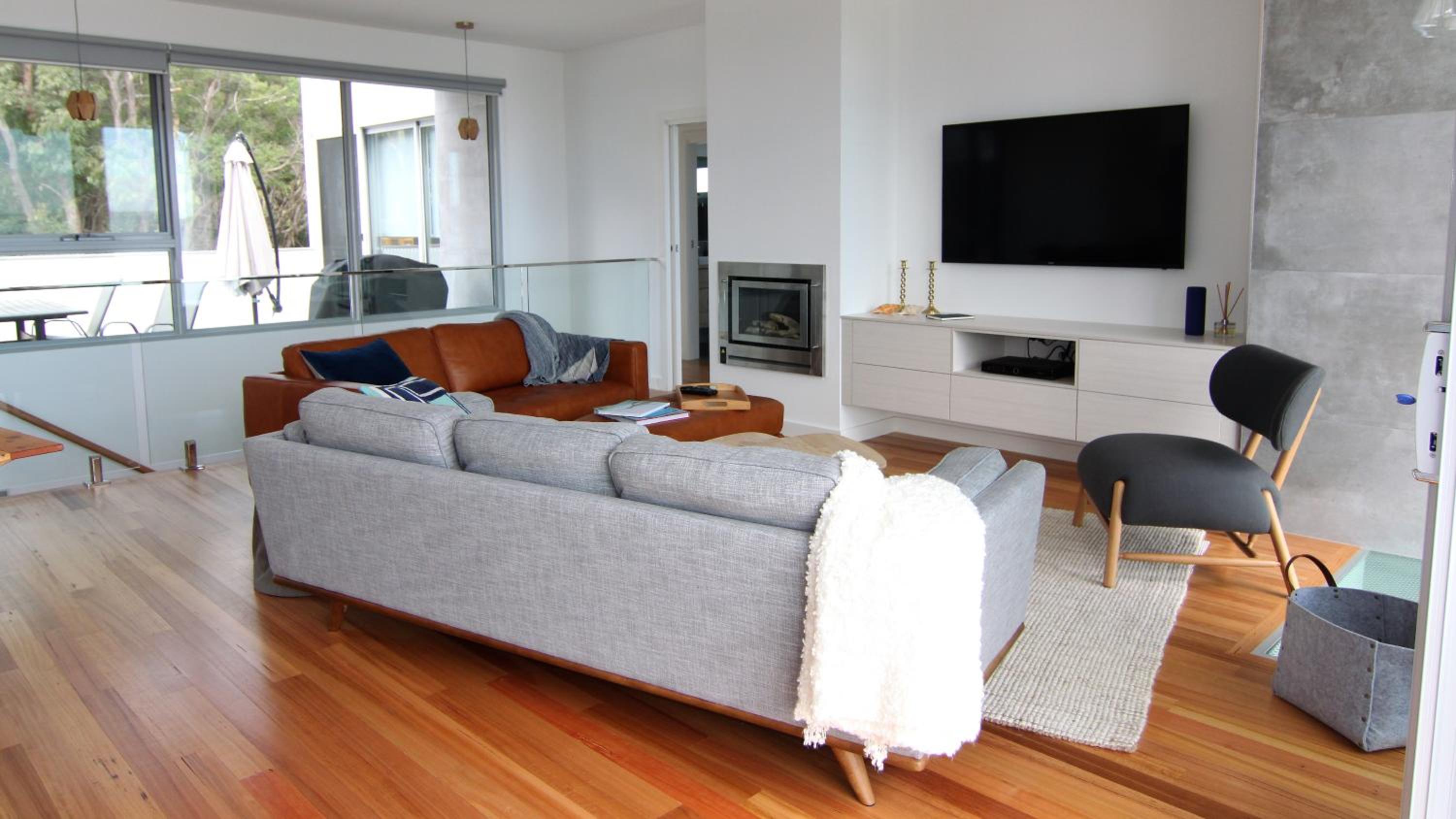 Five-Bedroom House photo 1