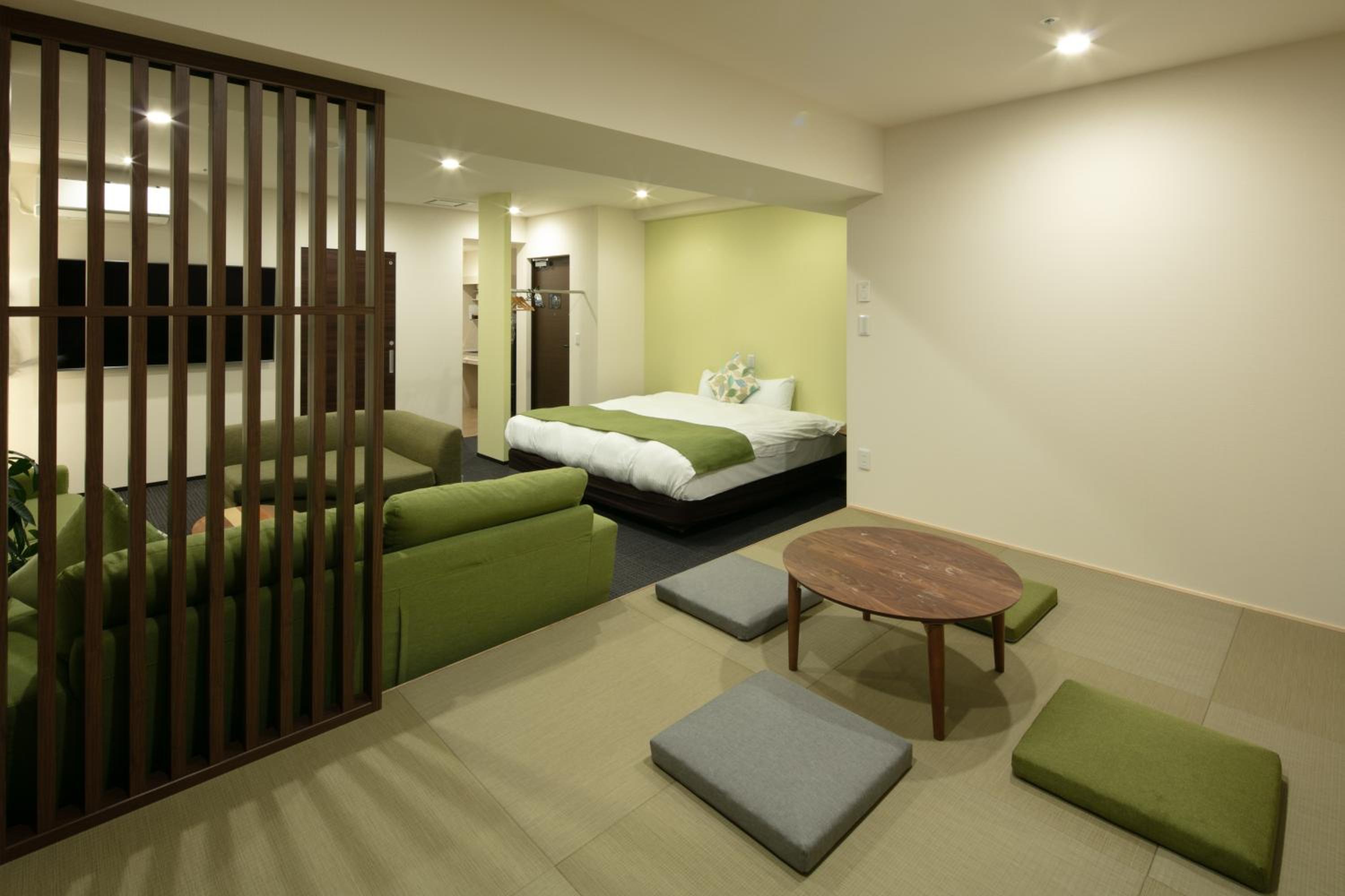 King Suite with Spa Bath - Photo 2