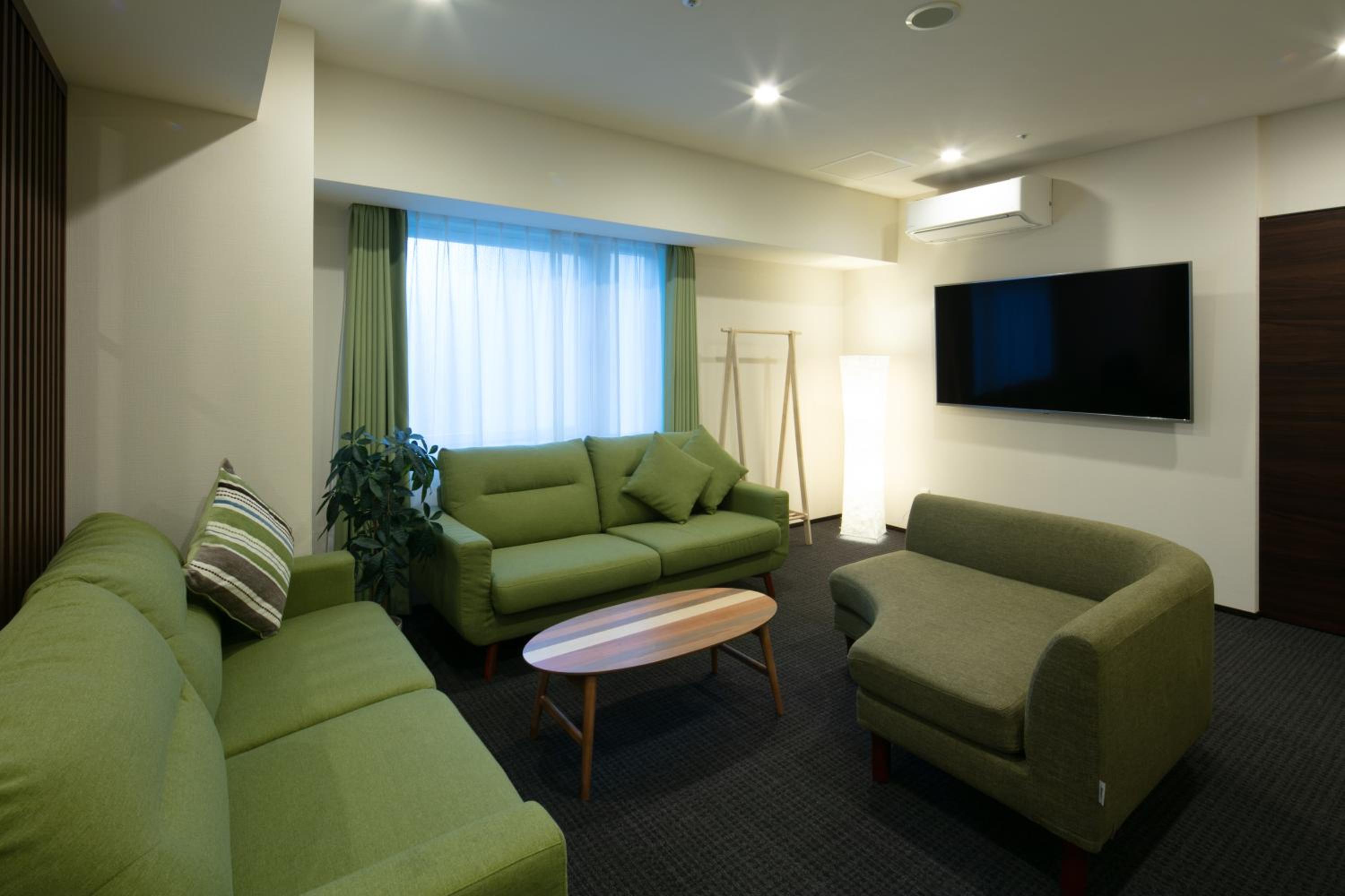King Suite with Spa Bath - Photo 3
